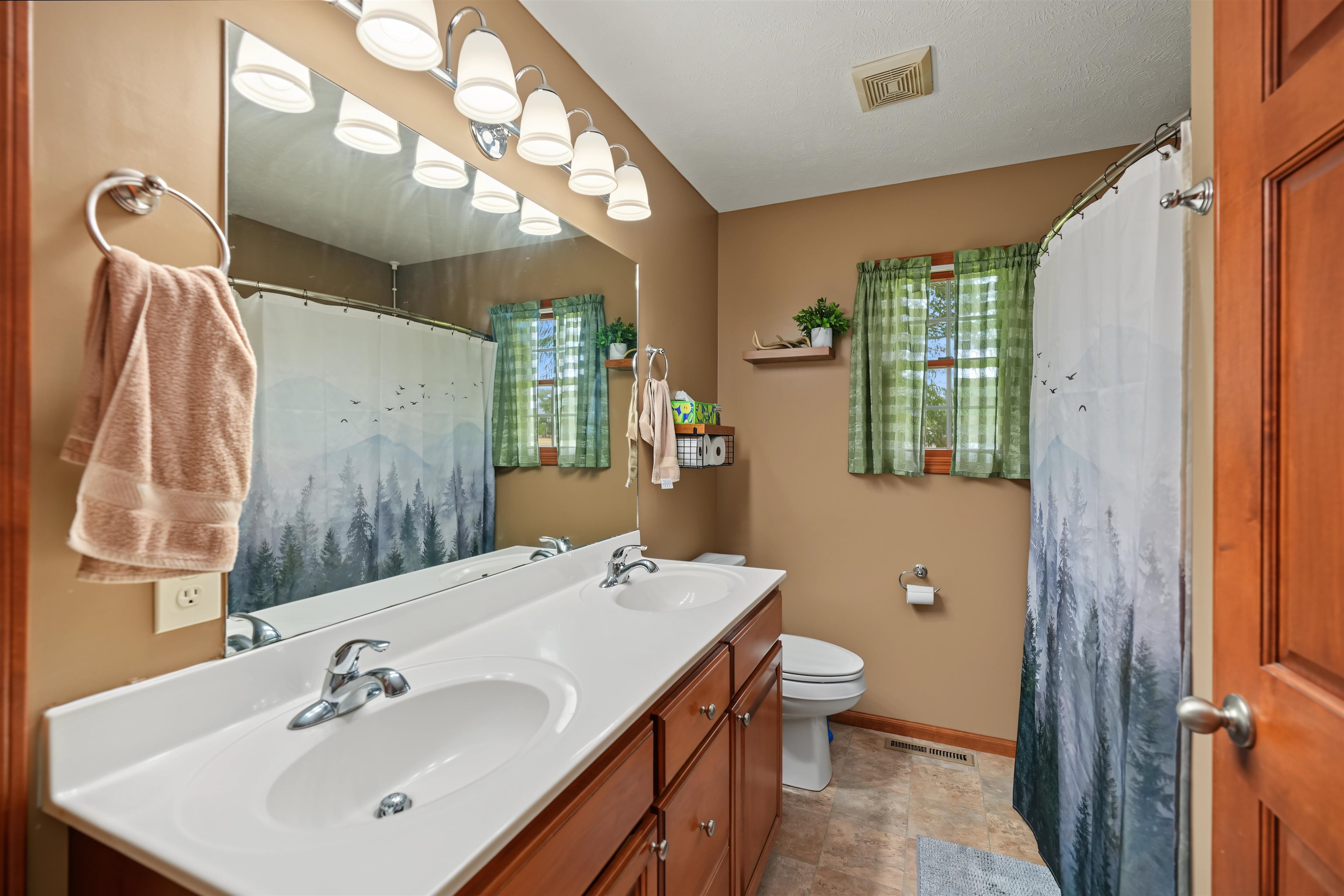 2418 Flag Rd Property Photo 15