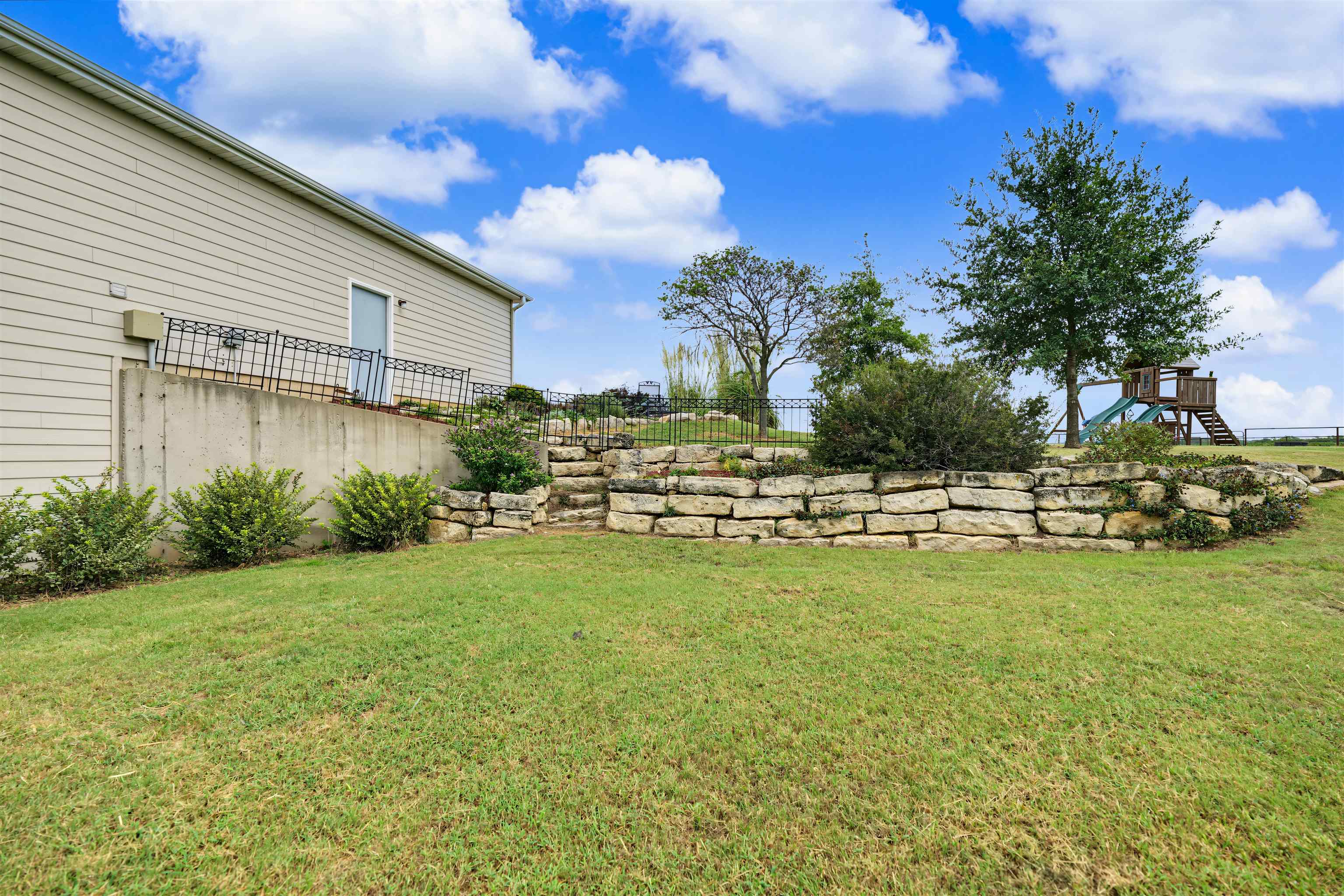 2418 Flag Rd Property Photo 28