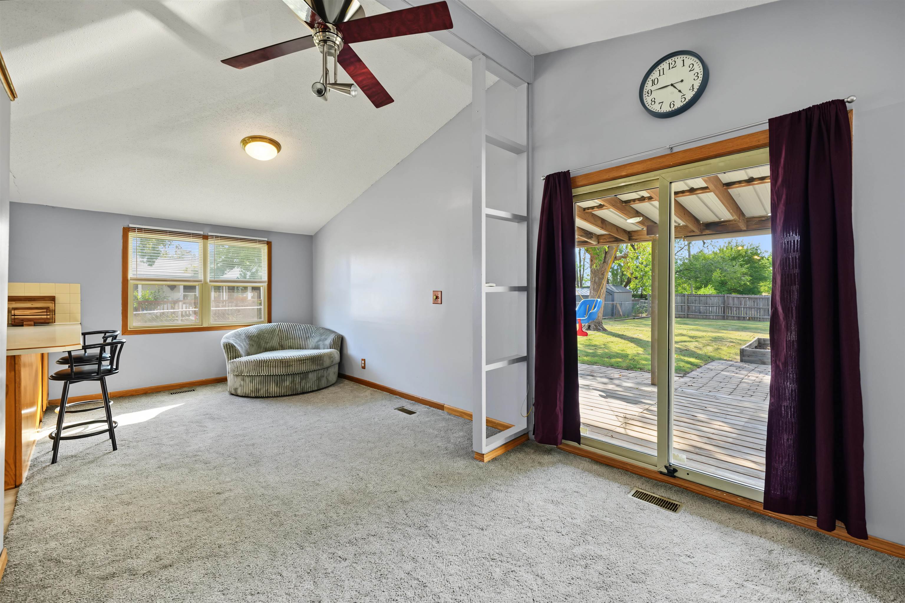 3216 Canterbury Dr Property Photo 5