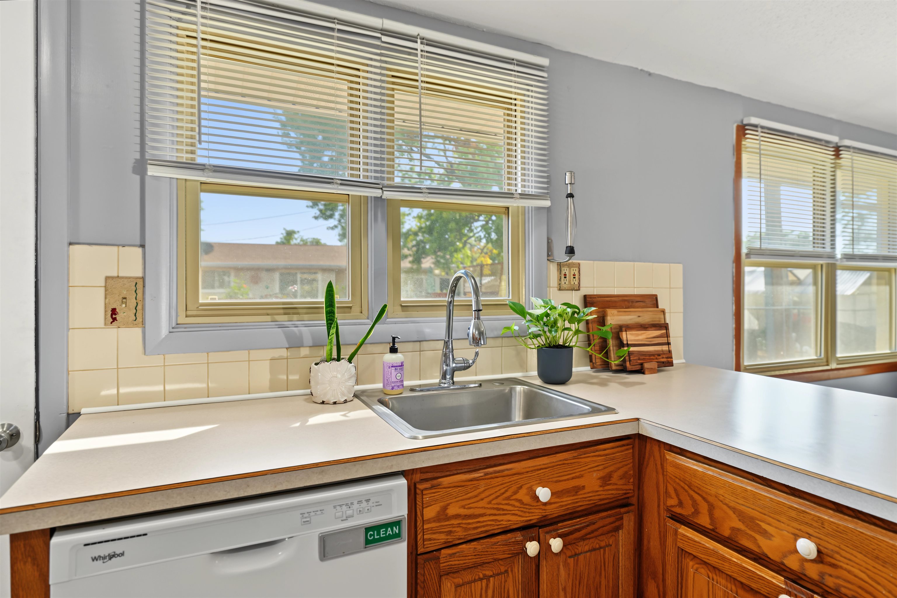 3216 Canterbury Dr Property Photo 13