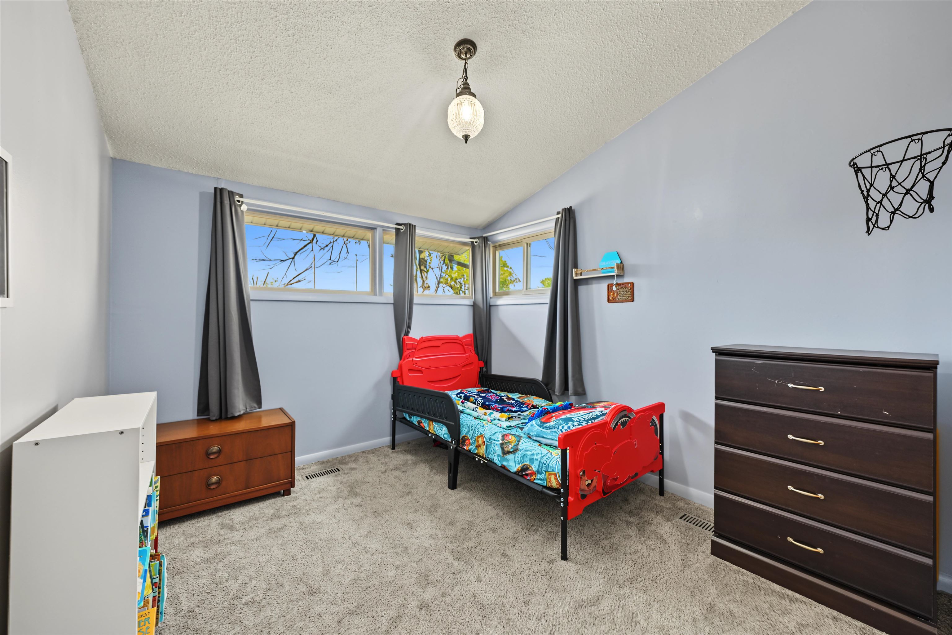 3216 Canterbury Dr Property Photo 16