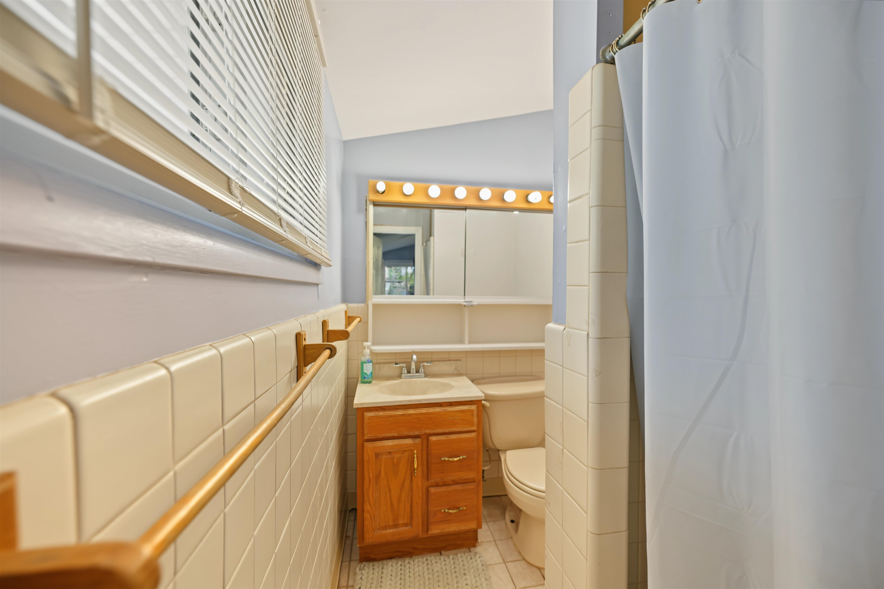 3216 Canterbury Dr Property Photo 18