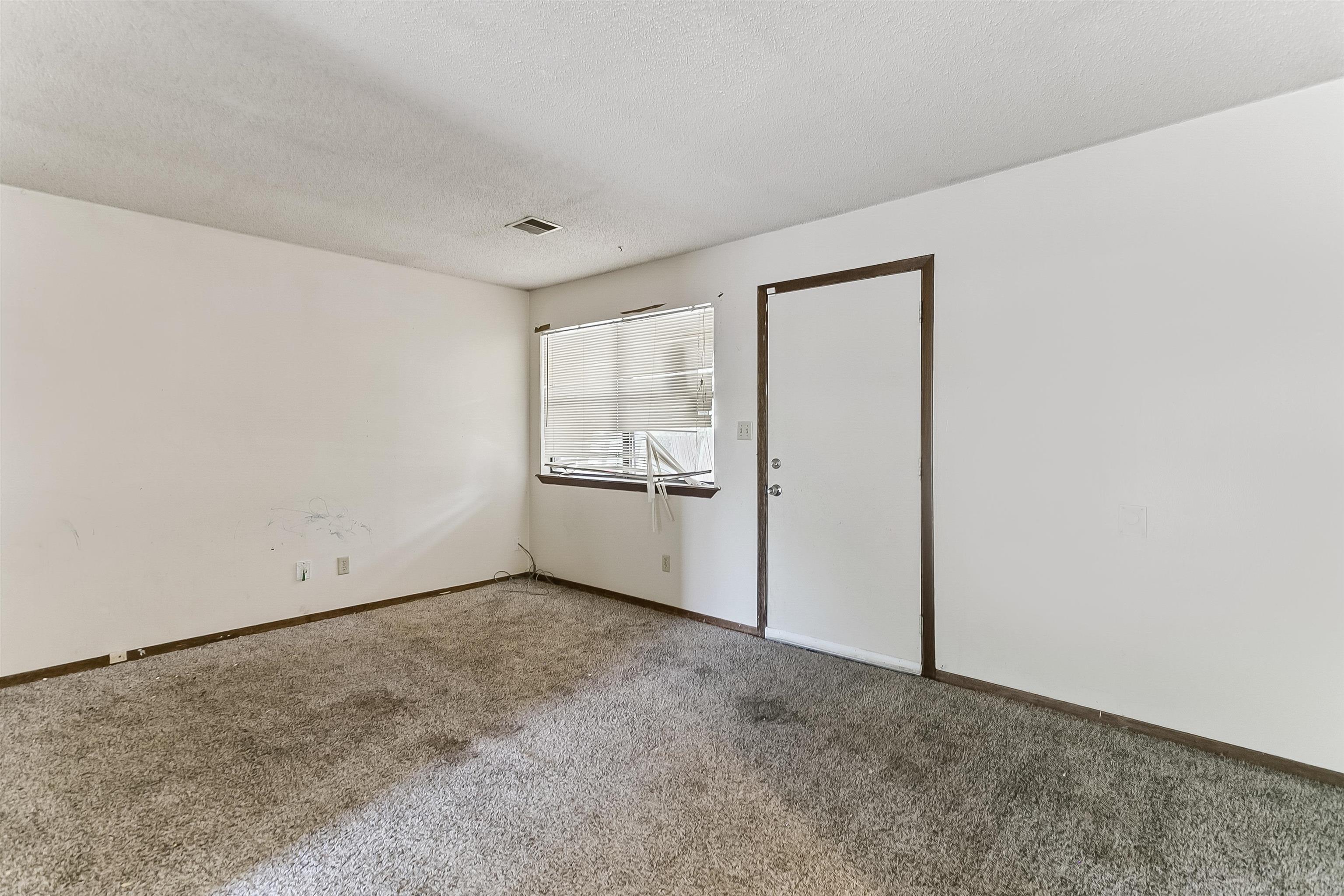 430 N Dodge Property Photo 18