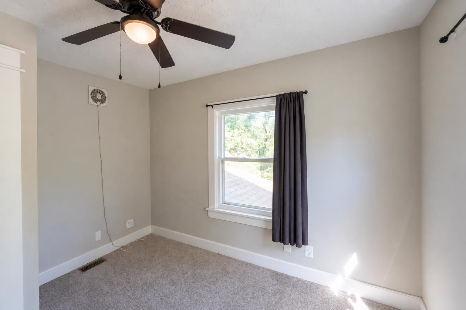 706 W Ash Street Property Photo 19