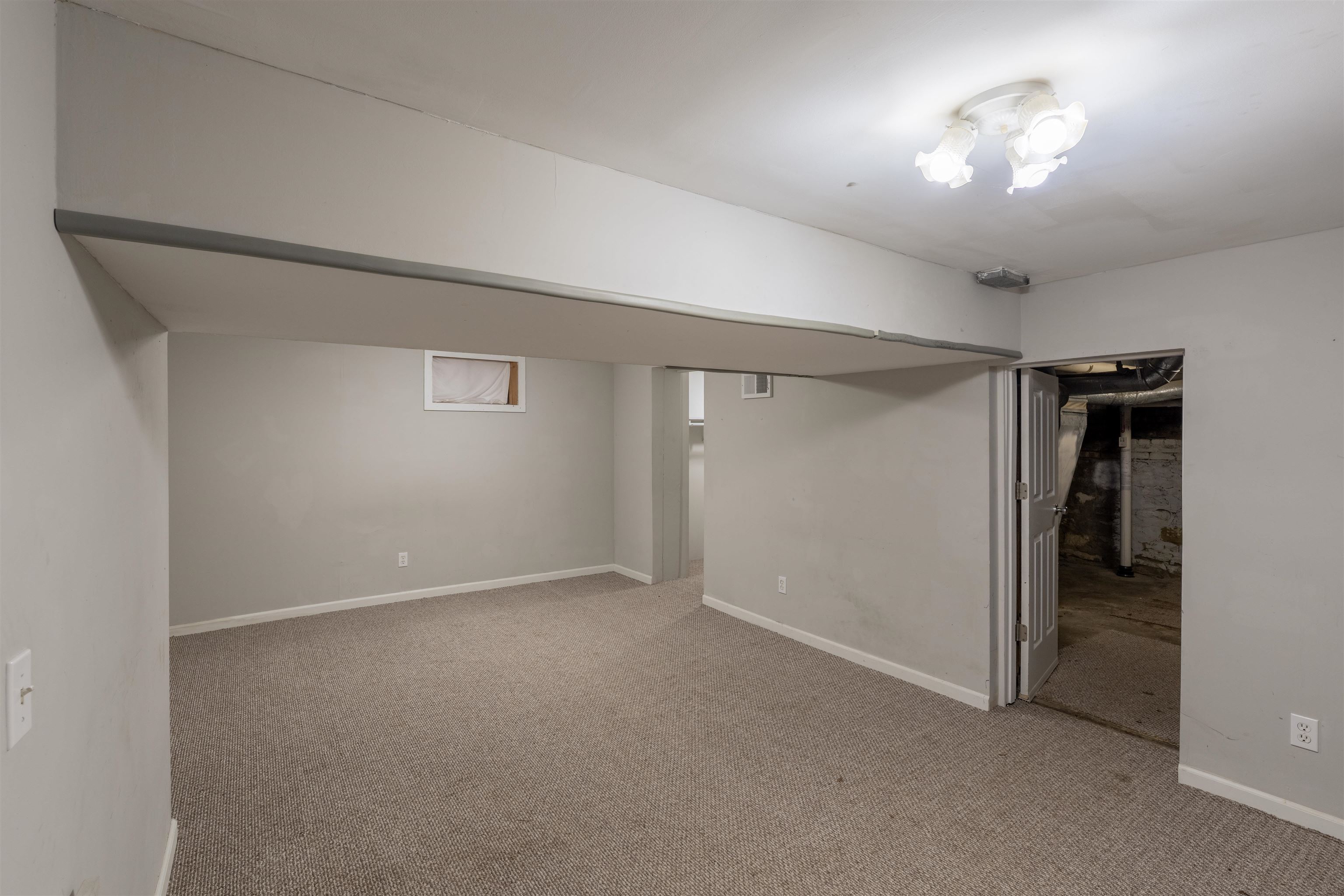 706 W Ash Street Property Photo 20