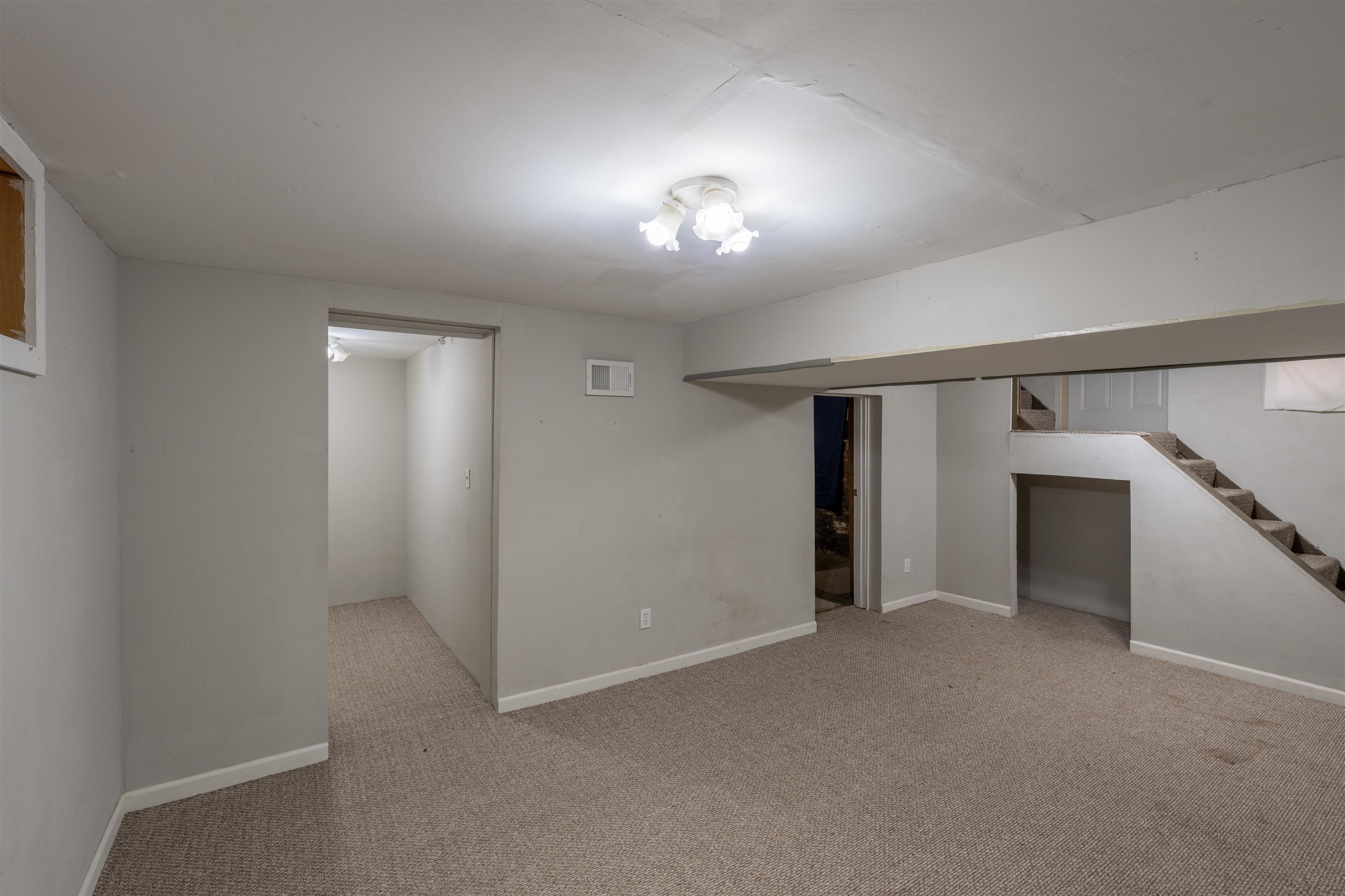 706 W Ash Street Property Photo 21