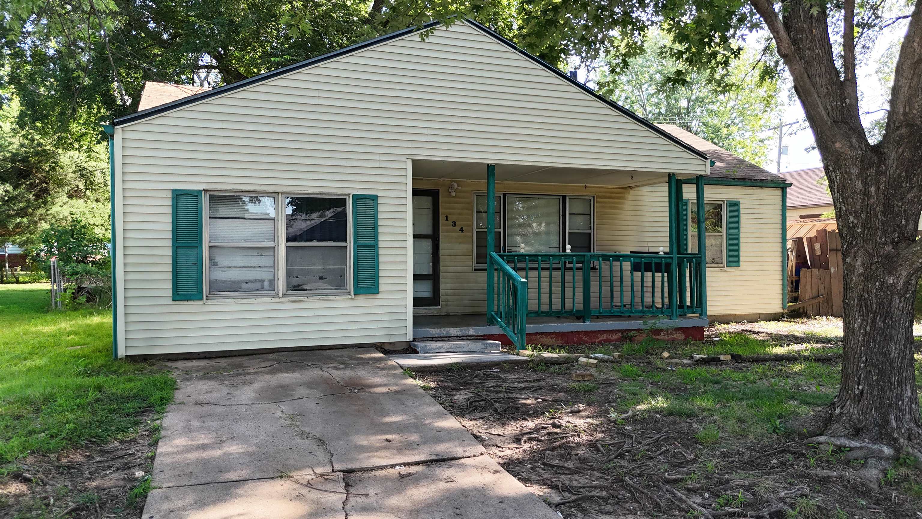 134 Stanley Dr. Property Photo 1