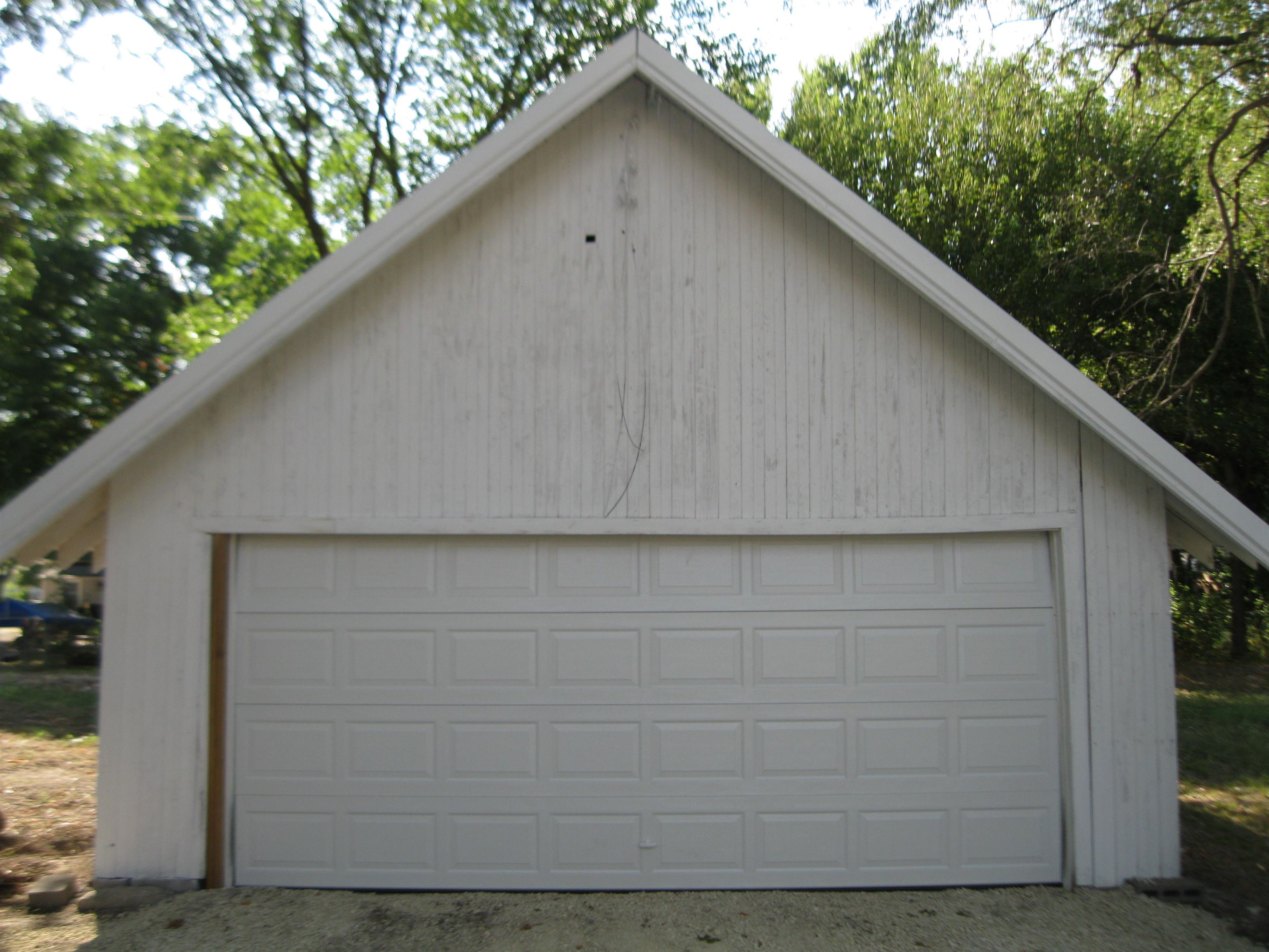 209 N Oak Property Photo 5