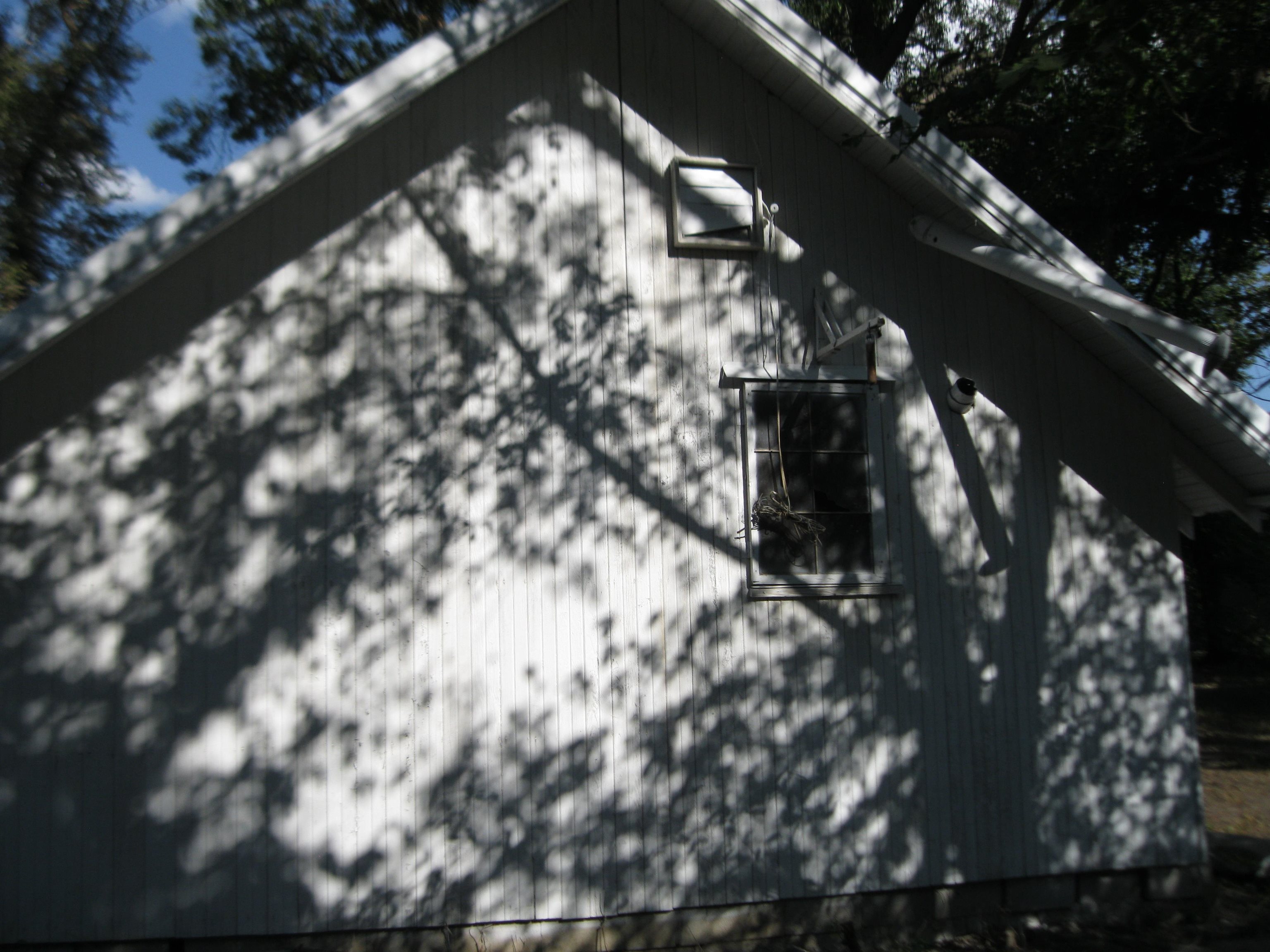 209 N Oak Property Photo 7