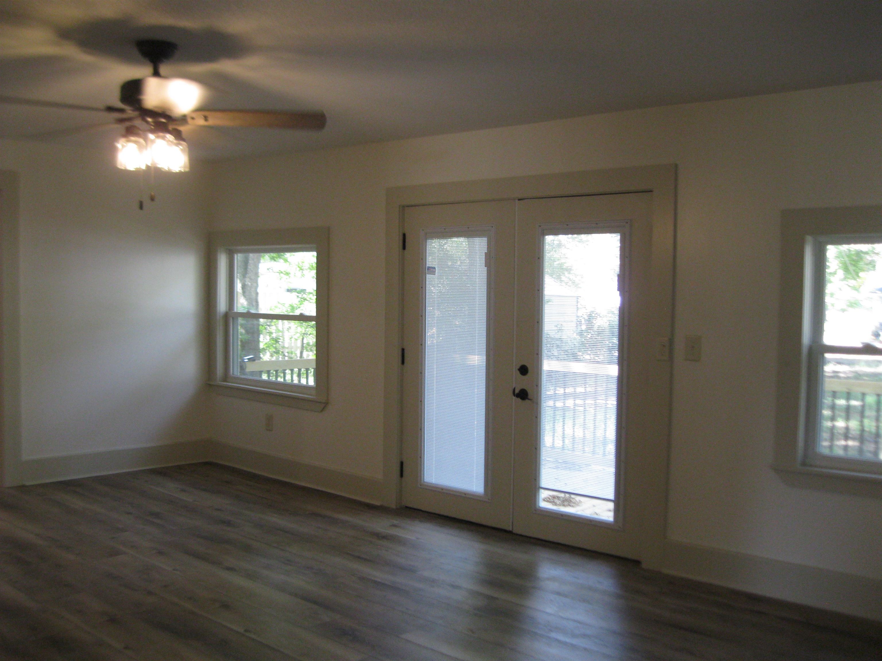 209 N Oak Property Photo 14