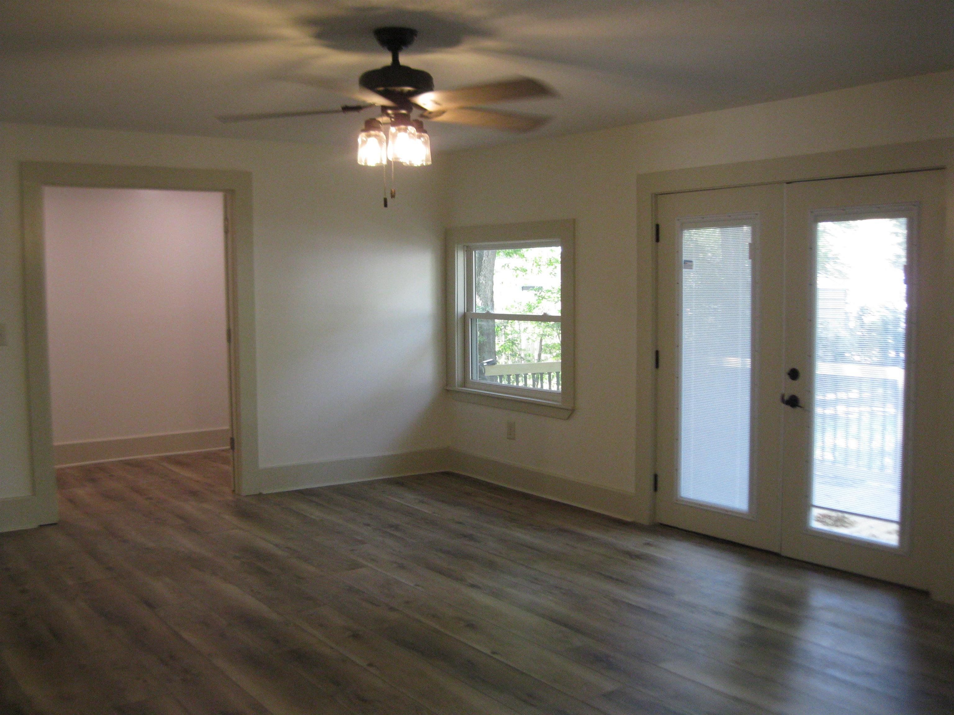 209 N Oak Property Photo 15