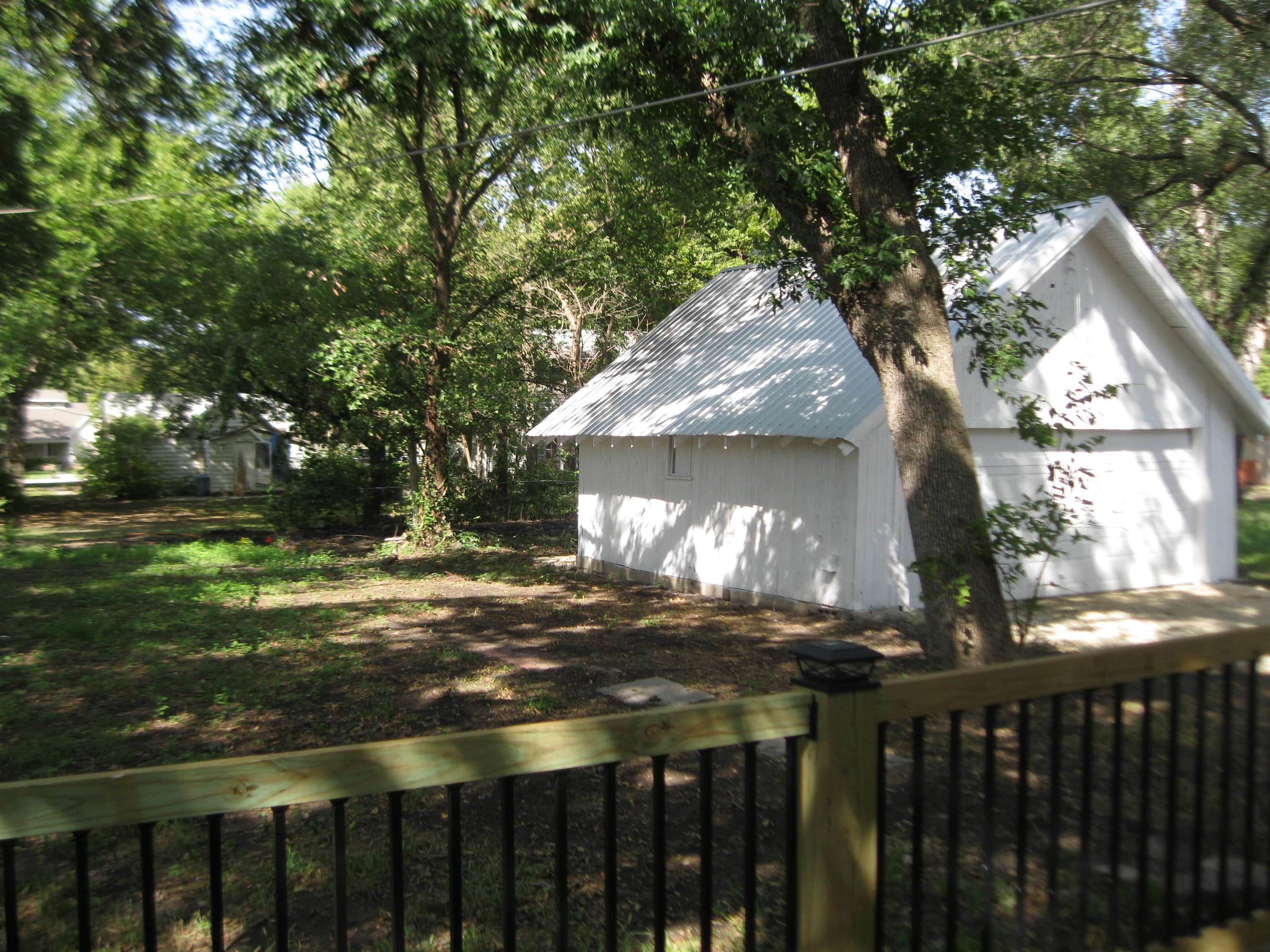 209 N Oak Property Photo 30