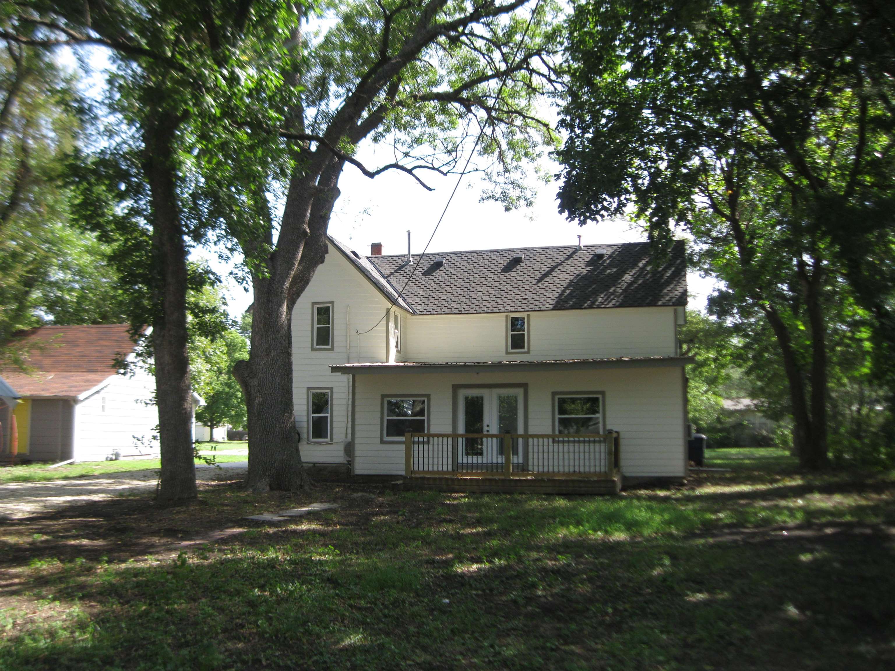 209 N Oak Property Photo 32
