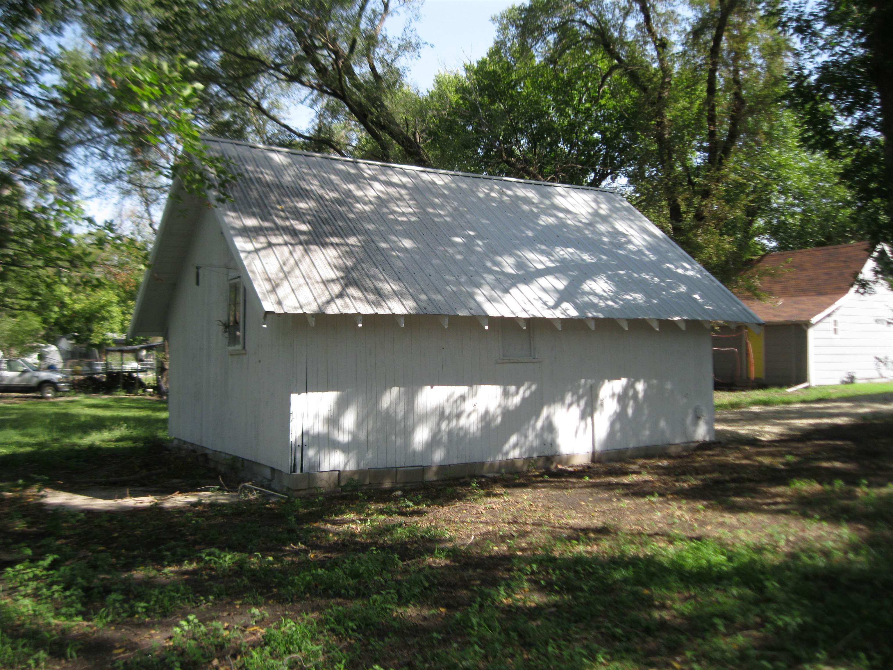 209 N Oak Property Photo 33