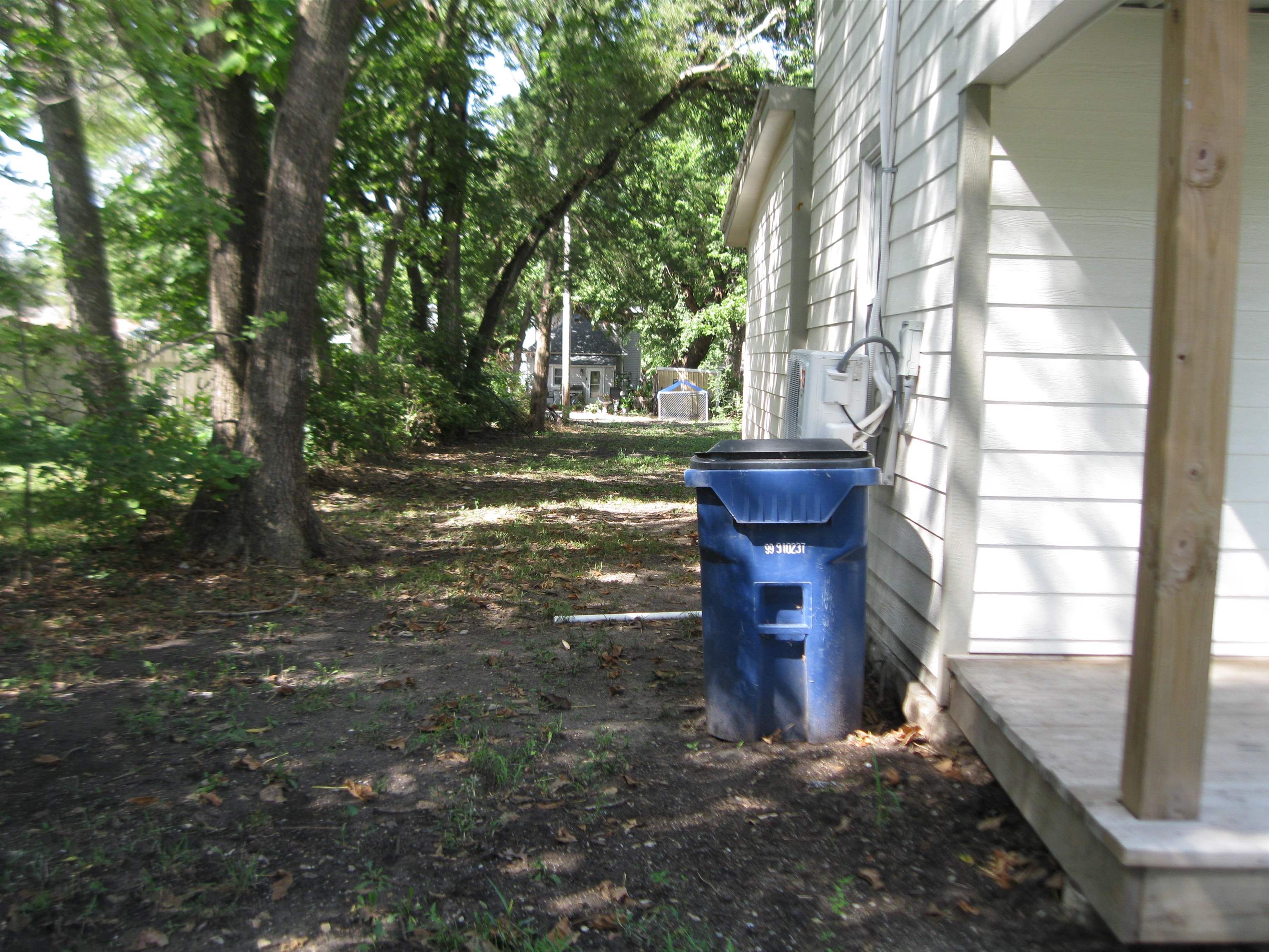 209 N Oak Property Photo 36