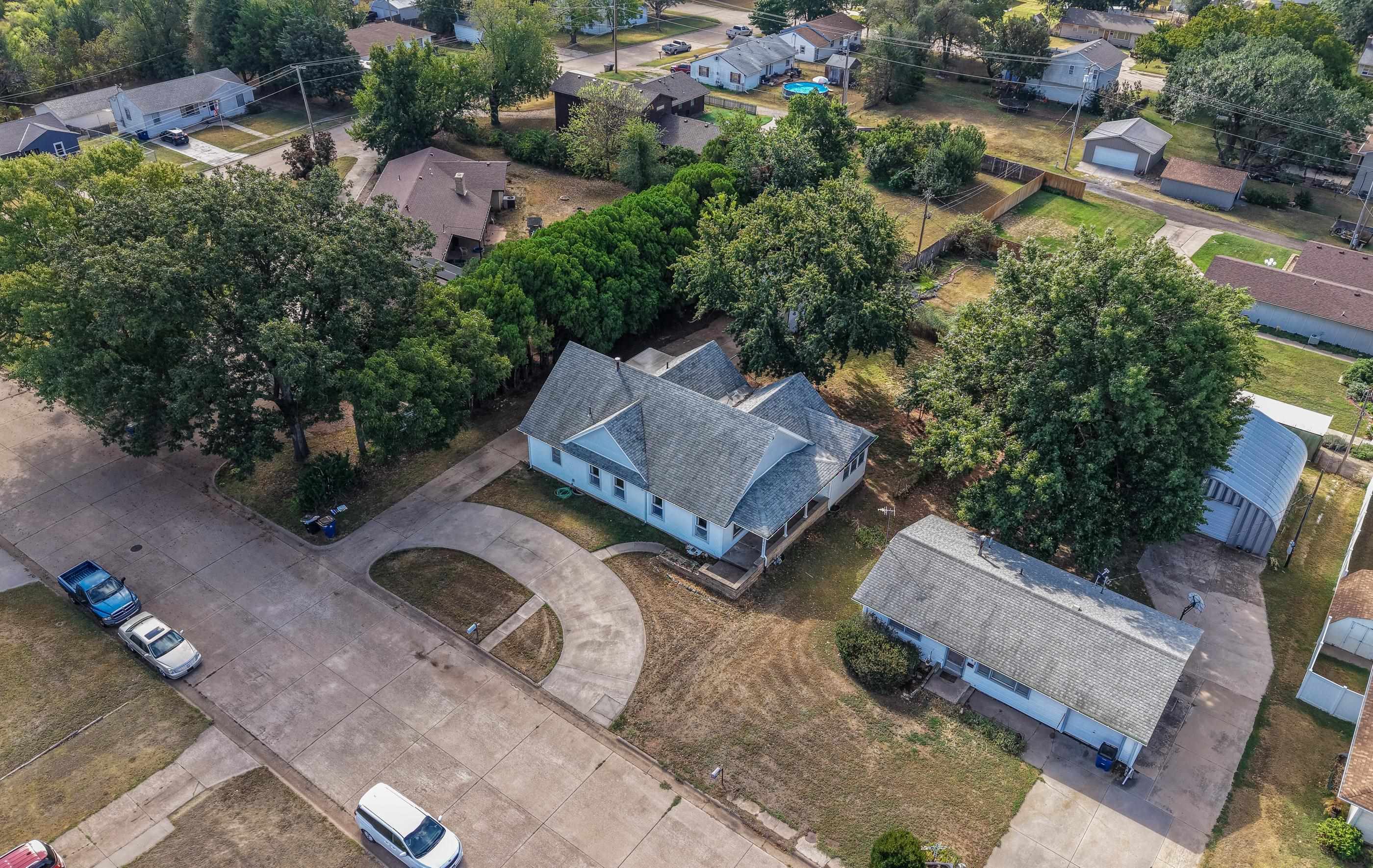 319 E Copeland Property Photo 11