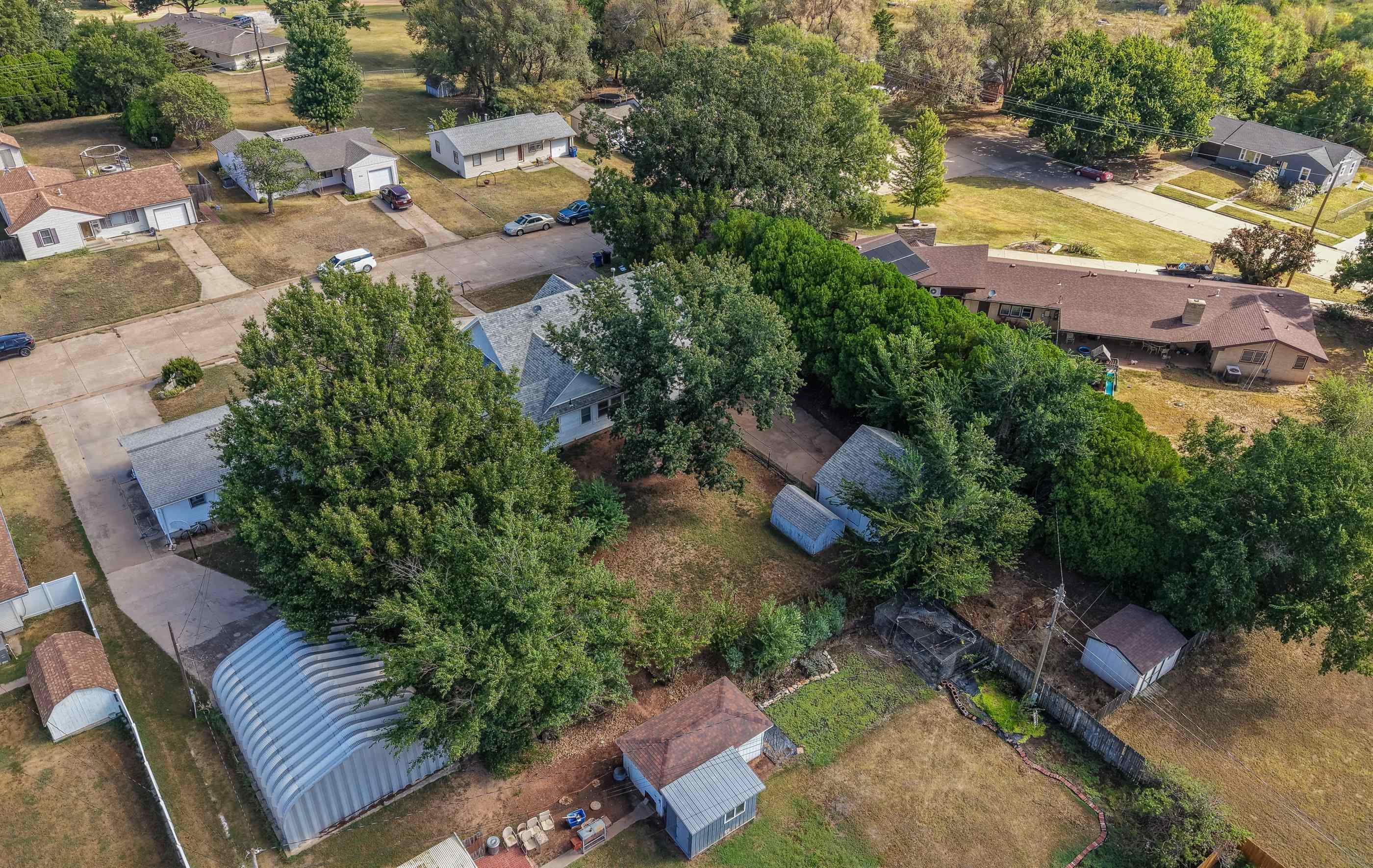 319 E Copeland Property Photo 12