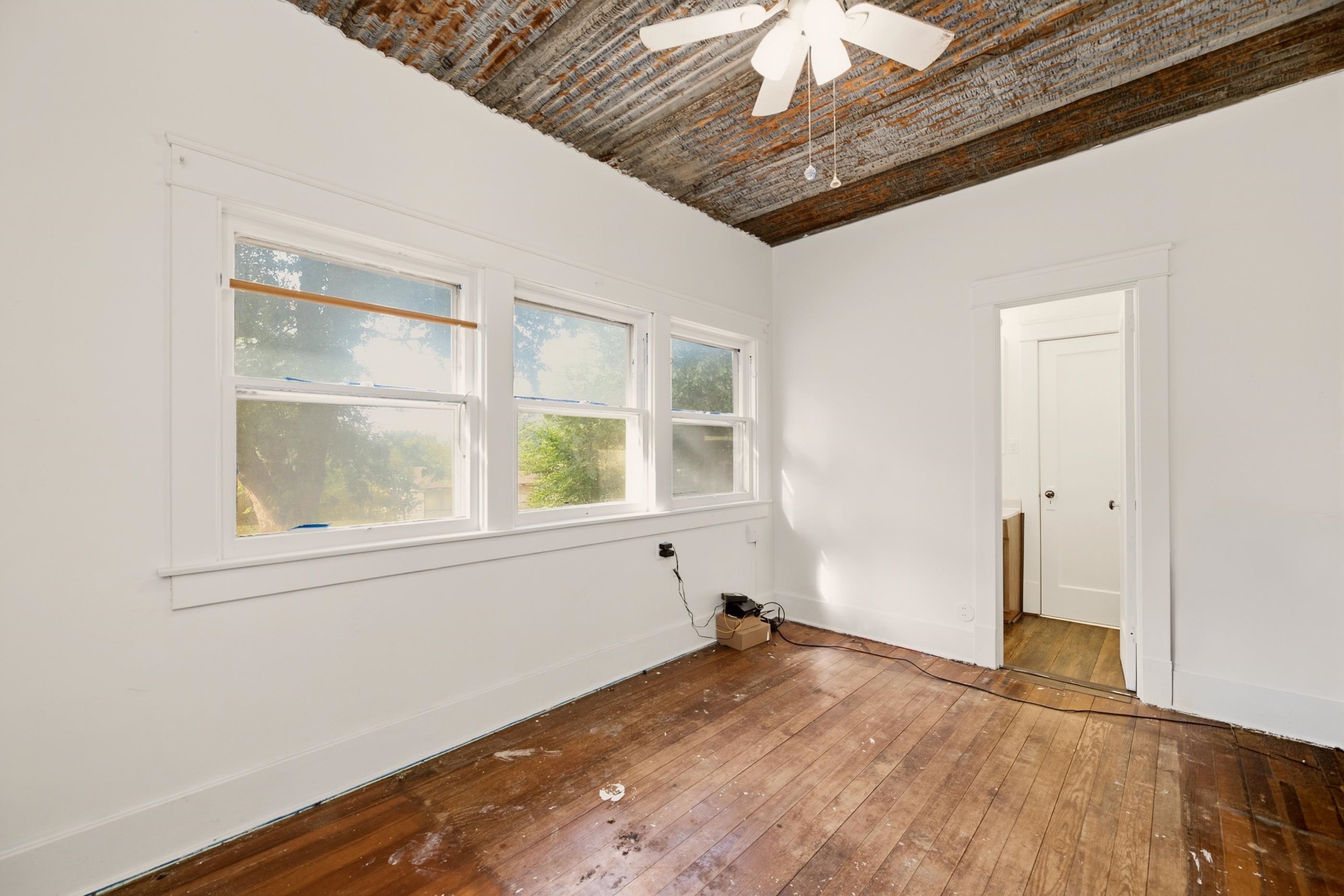 319 E Copeland Property Photo 29