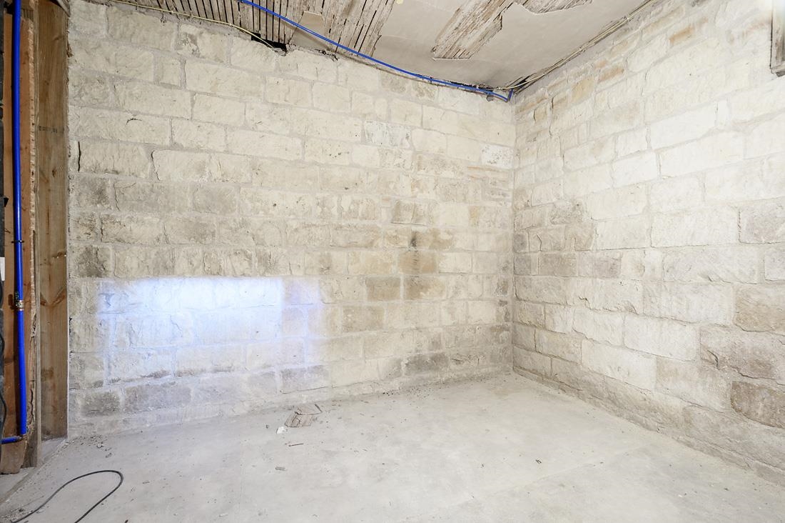 302 N Commercial Property Photo 28