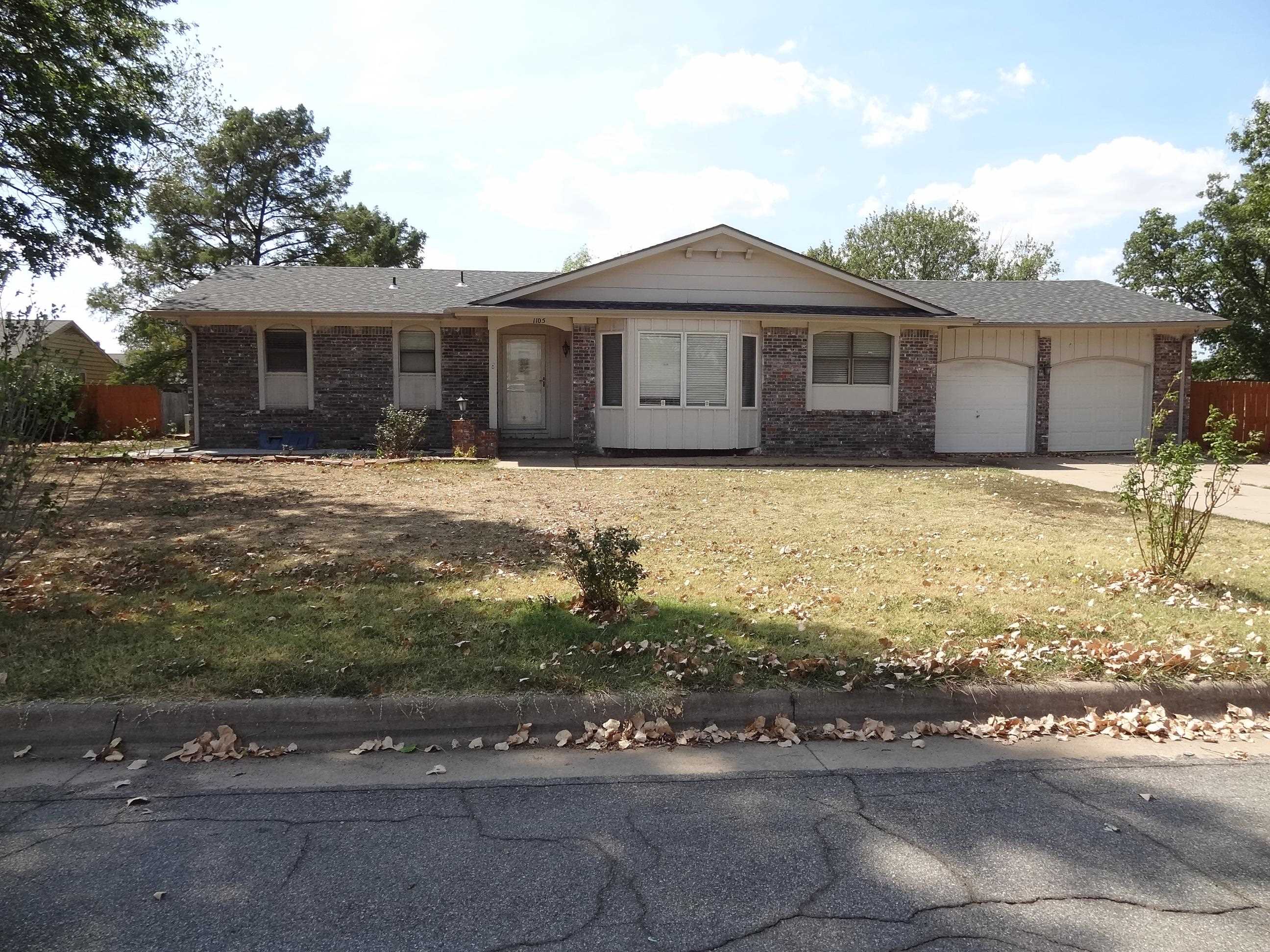 1105 S Laurel Property Photo 2