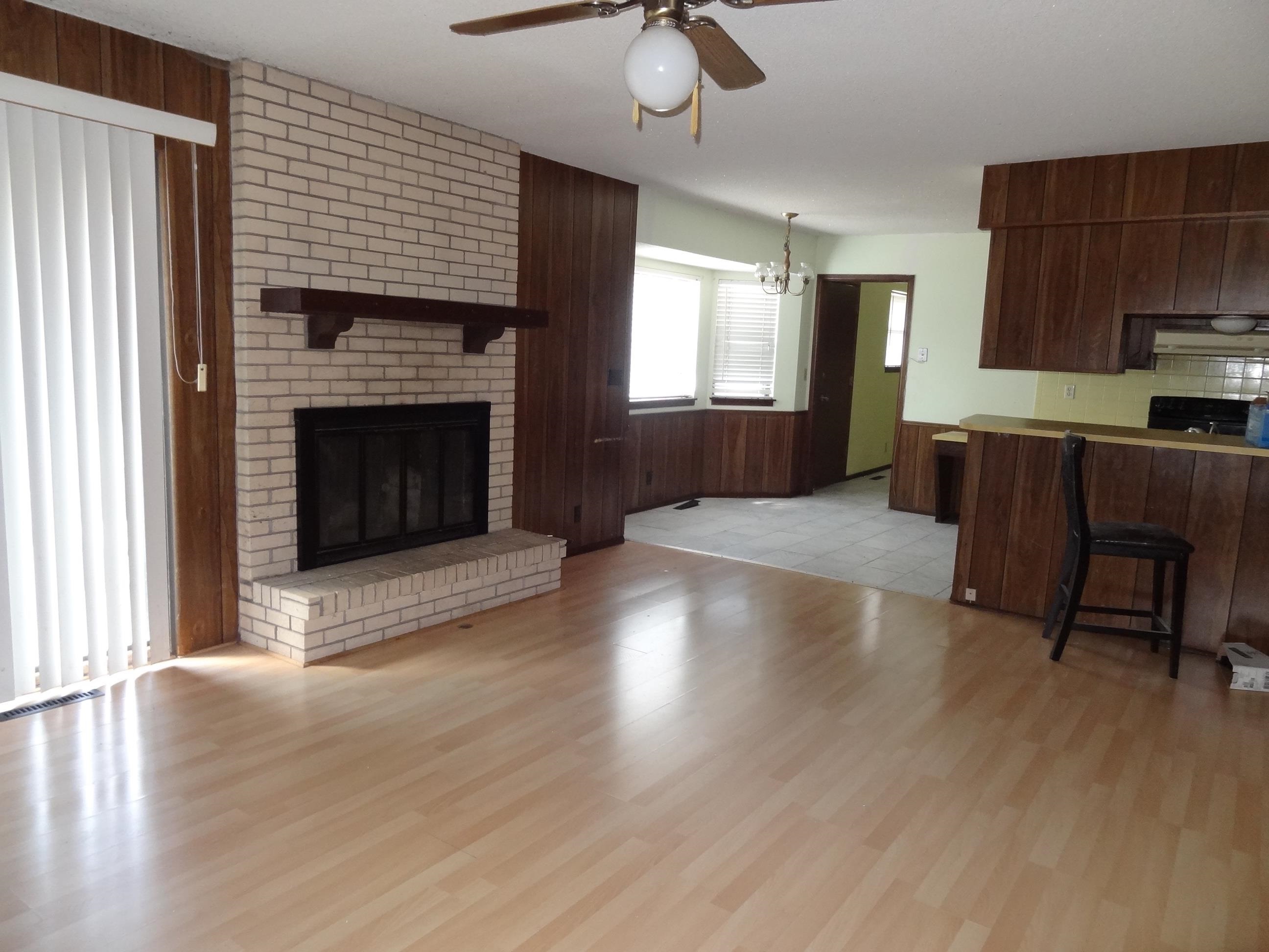 1105 S Laurel Property Photo 7