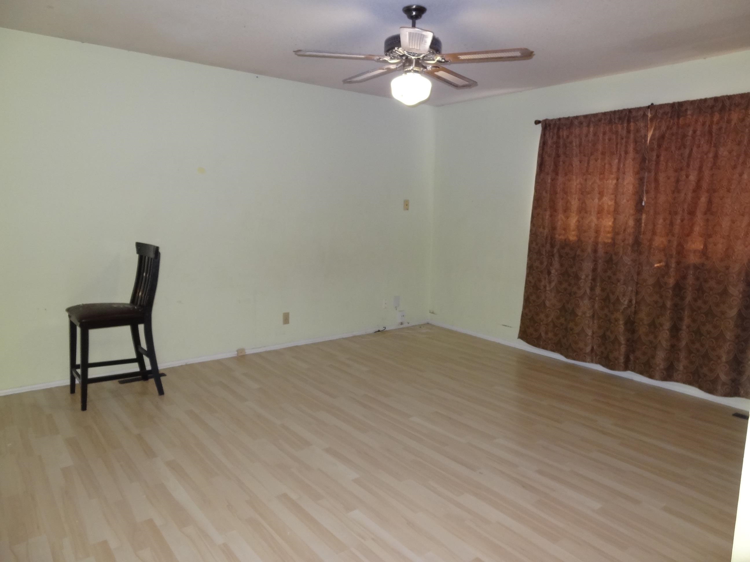 1105 S Laurel Property Photo 13