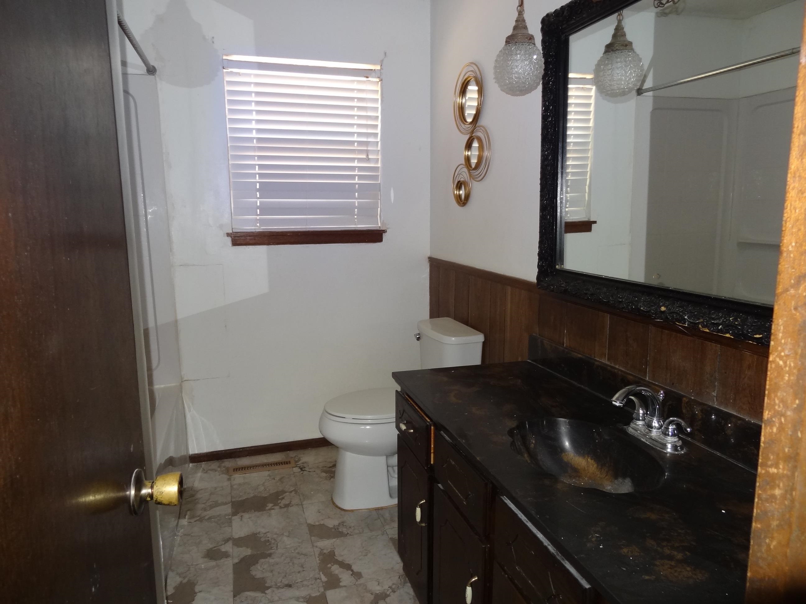 1105 S Laurel Property Photo 14