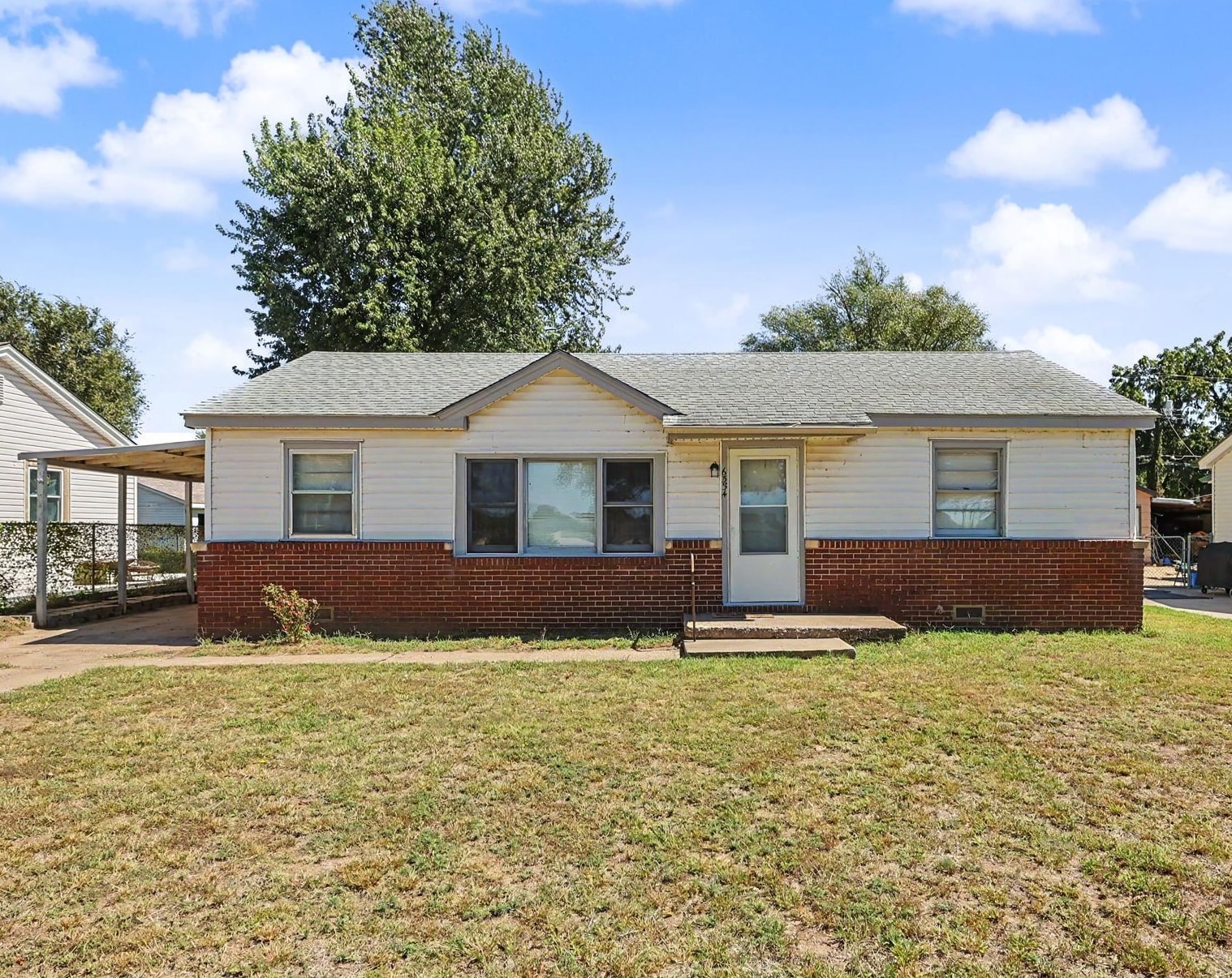 6534 S Mabel St. Property Photo 2