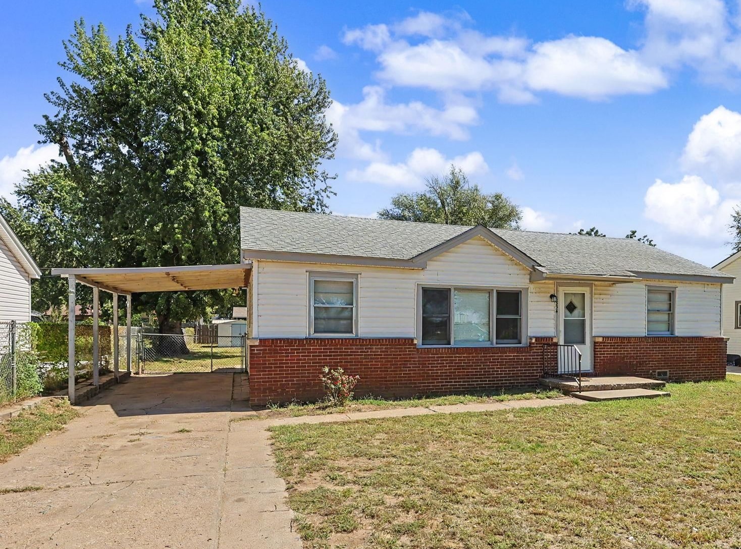 6534 S Mabel St. Property Photo 3