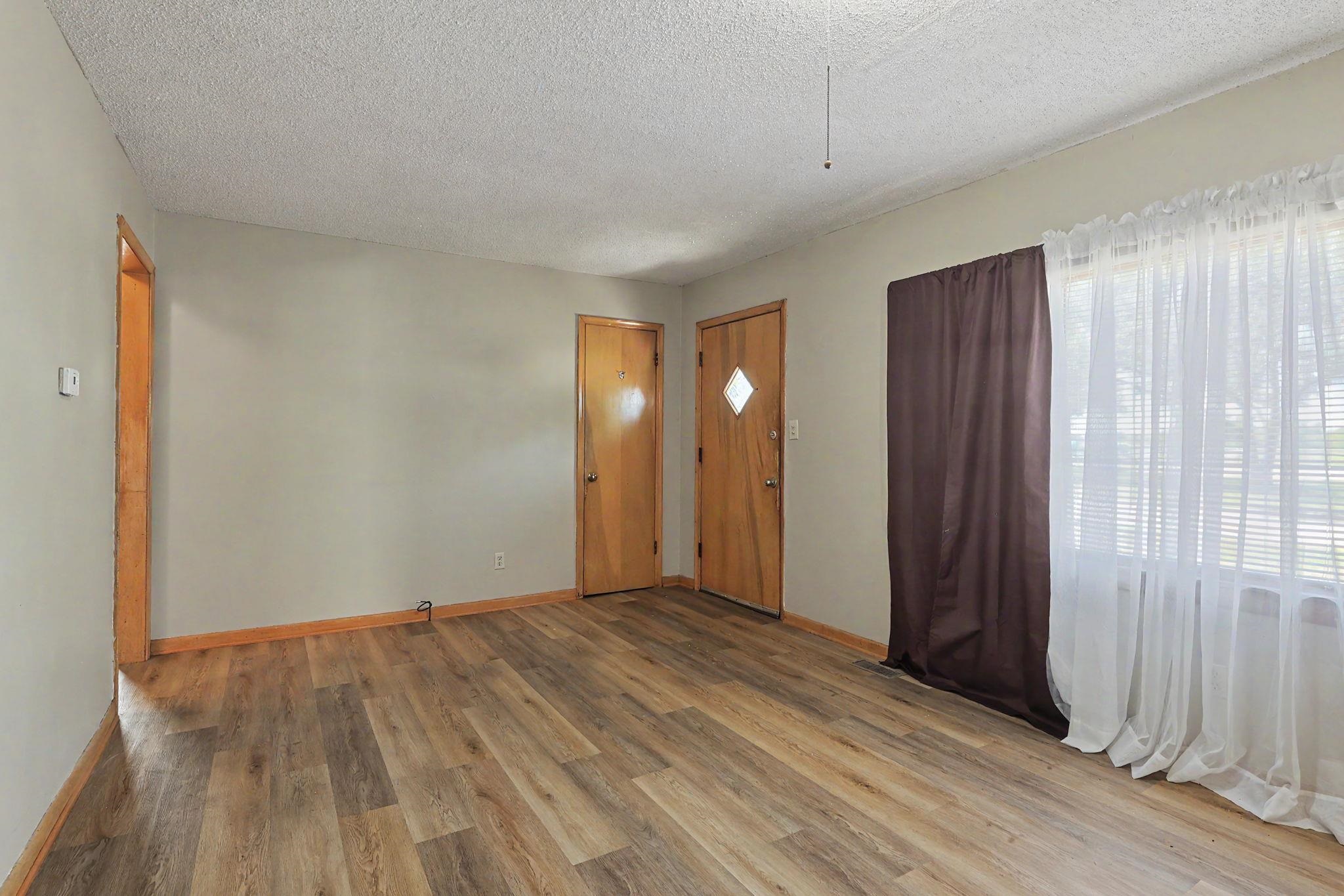6534 S Mabel St. Property Photo 4