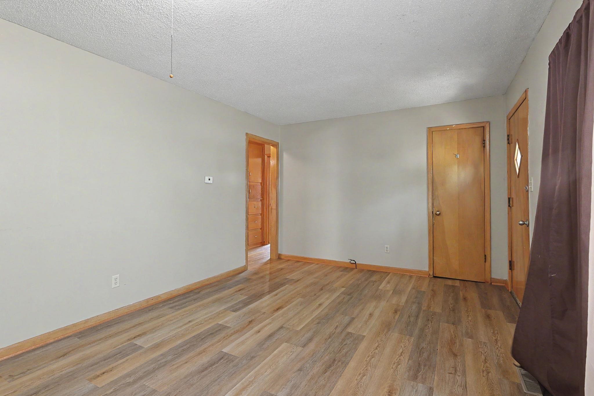 6534 S Mabel St. Property Photo 5