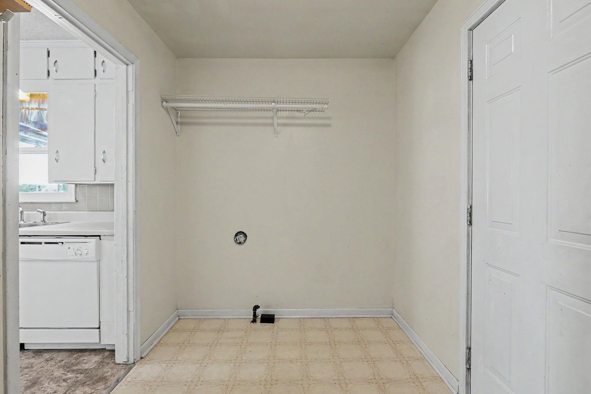 6534 S Mabel St. Property Photo 14