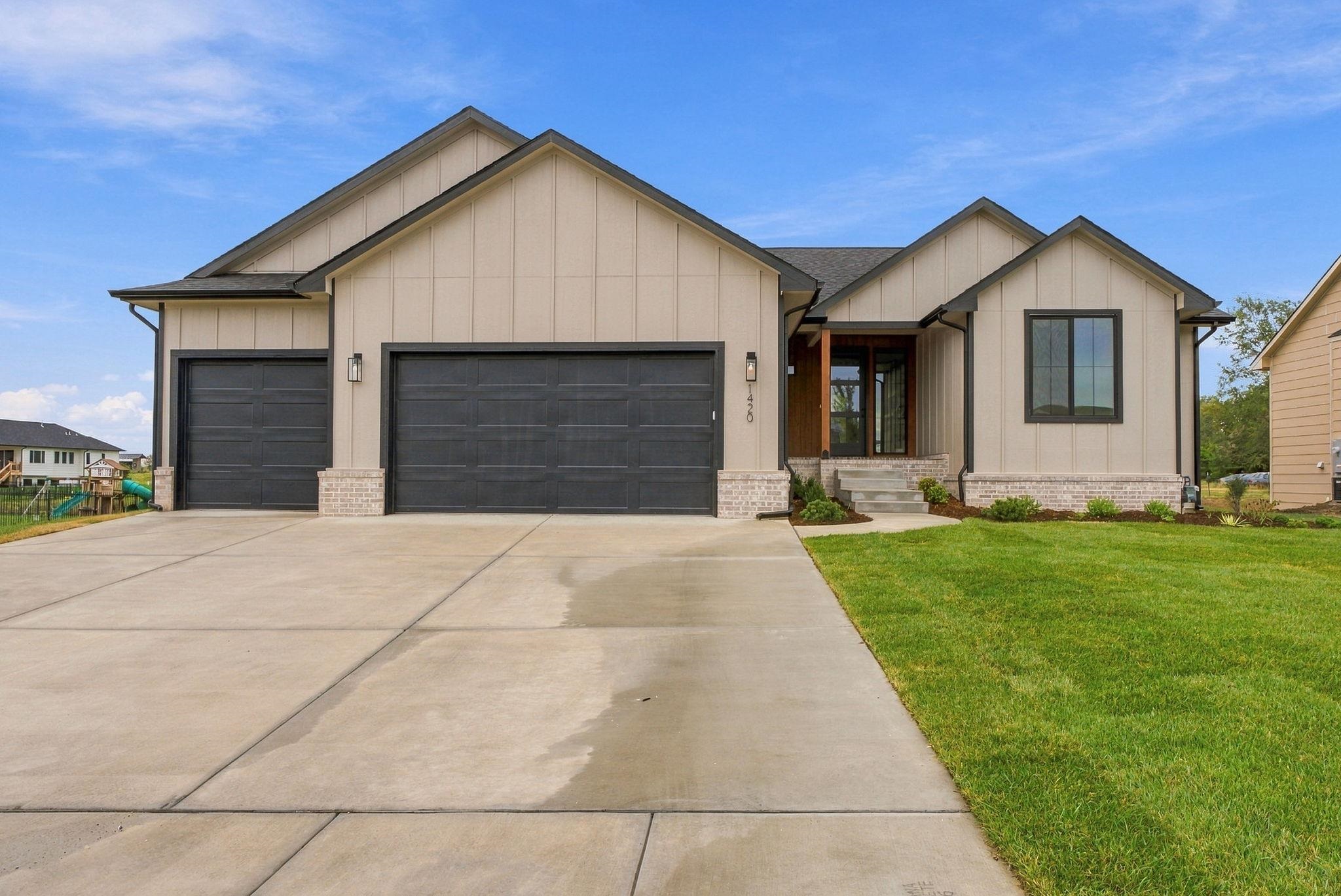1420 W Cozy Hollow Property Photo 1