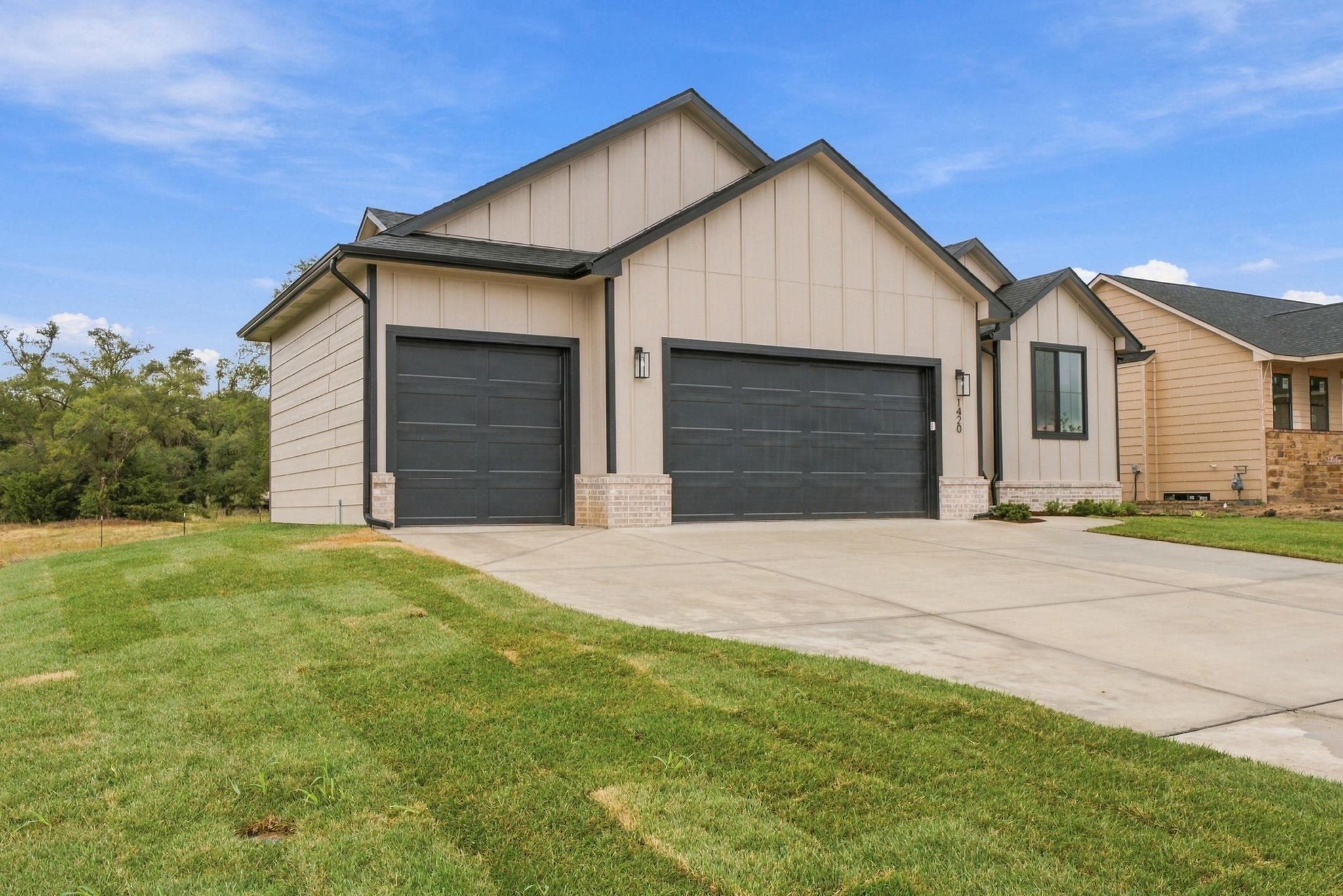 1420 W Cozy Hollow Property Photo 3