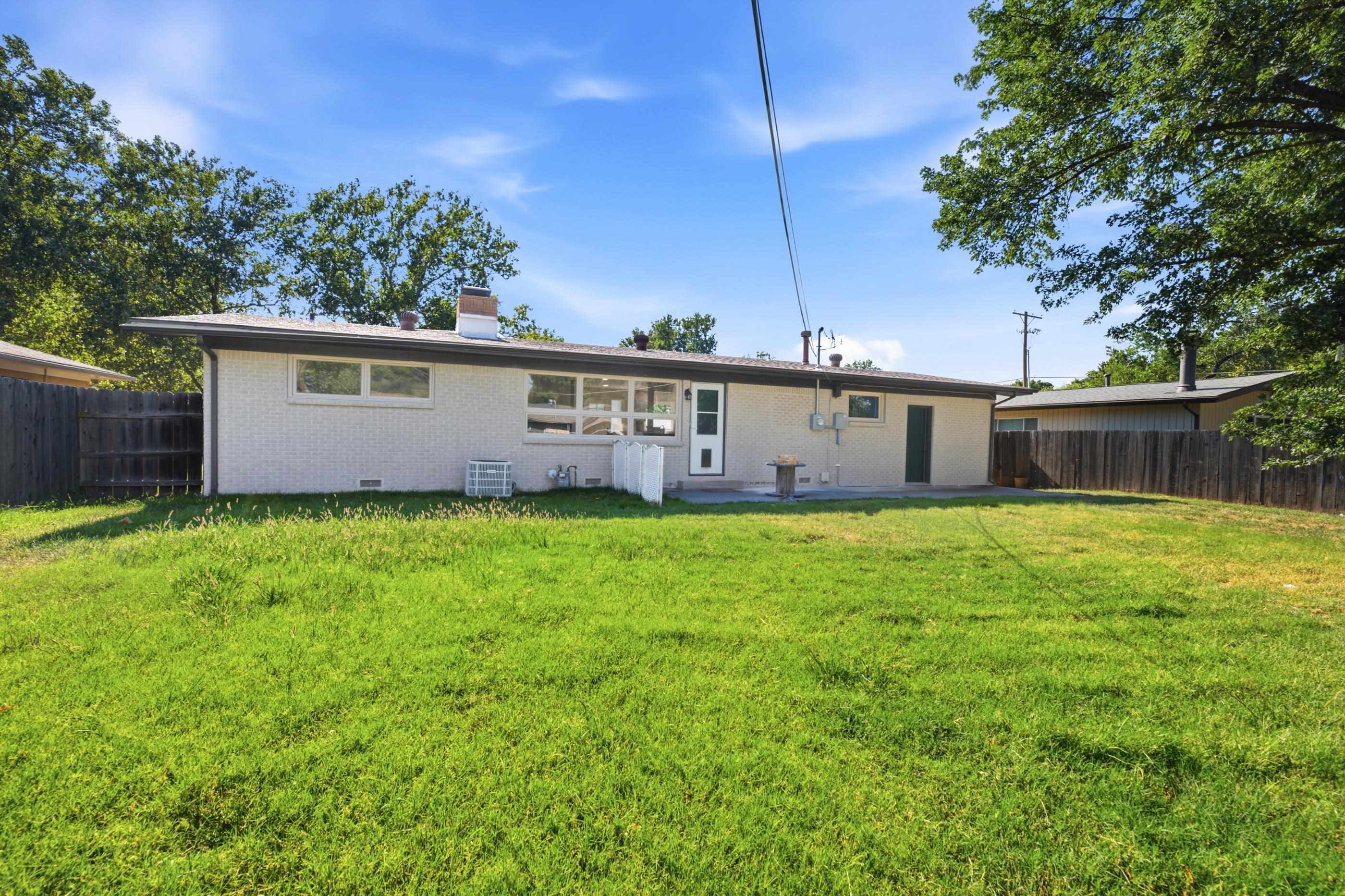 642 N Norman Property Photo 8