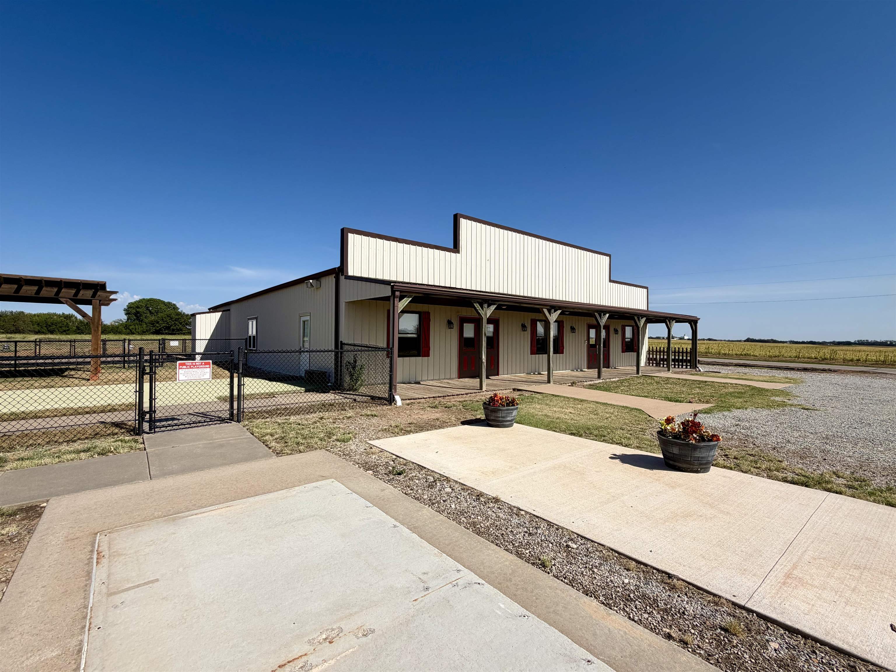 1321 Nine Iron Dr Property Photo 3