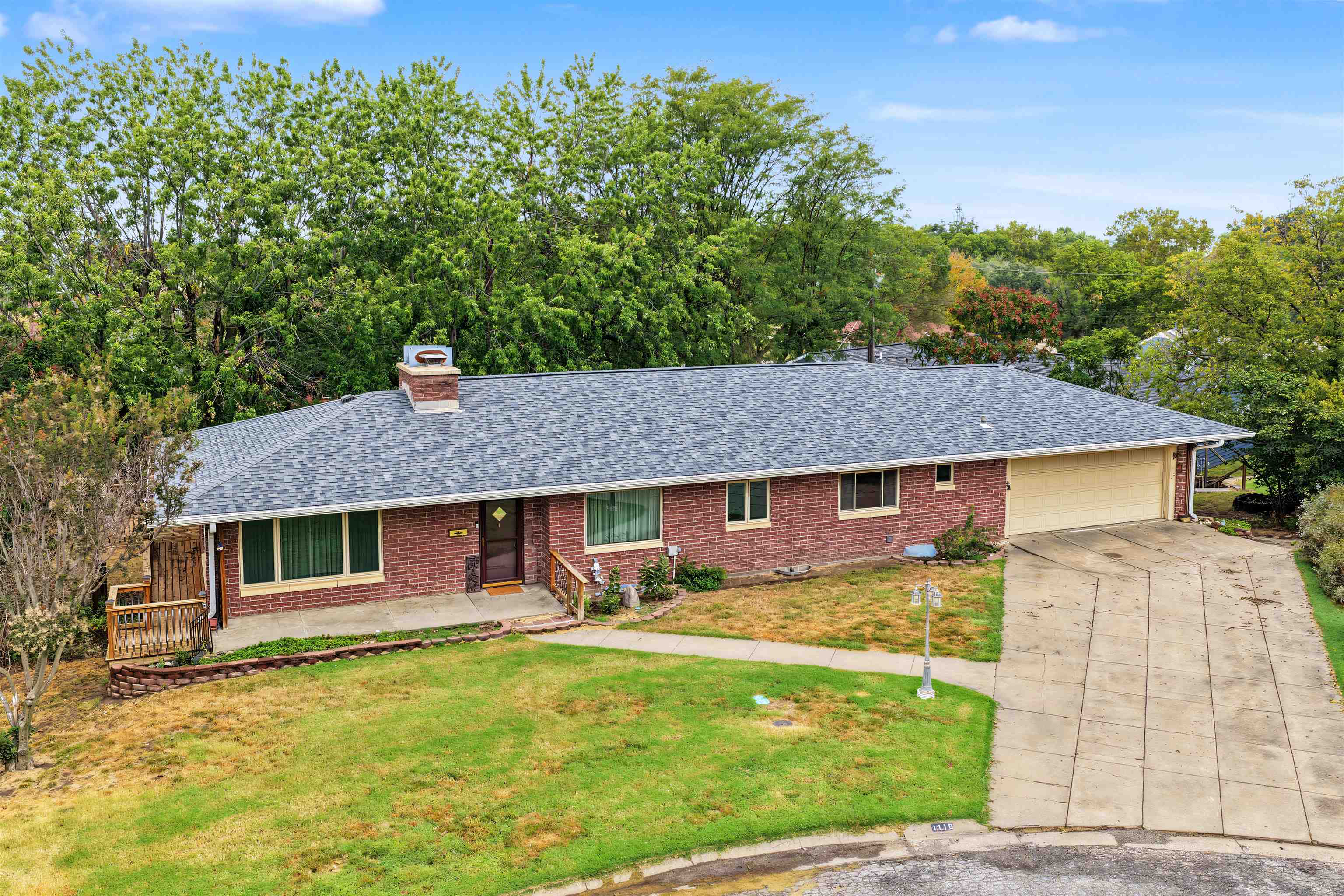 1116 Hillside Dr. Property Photo 1
