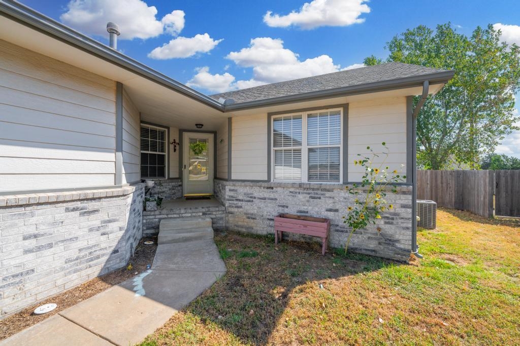 206 N Lamar Property Photo 1