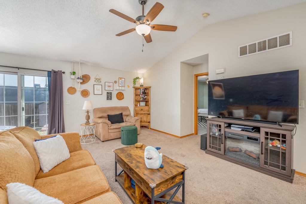 206 N Lamar Property Photo 6