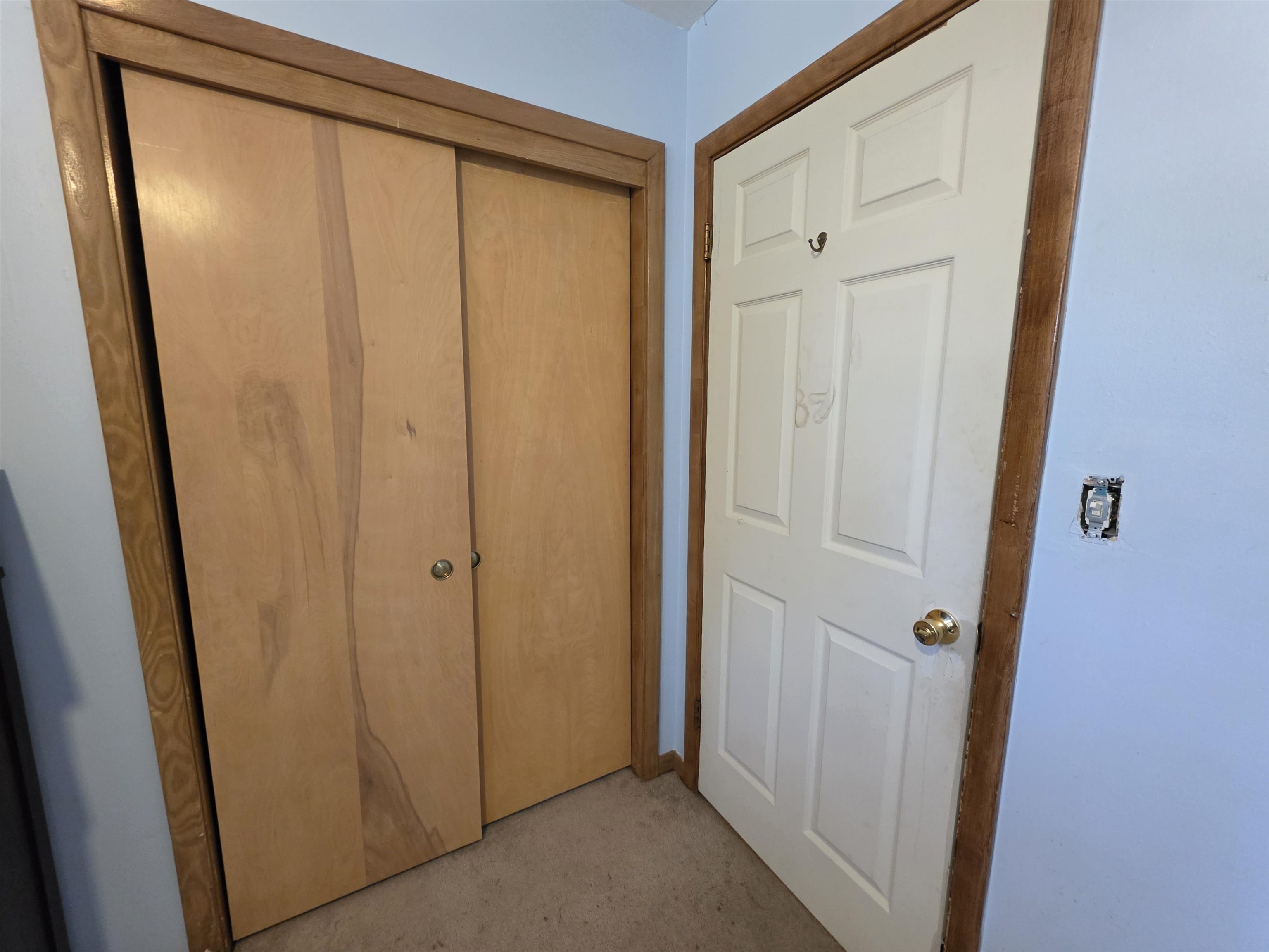 825 E Kirwin Ave Property Photo 3