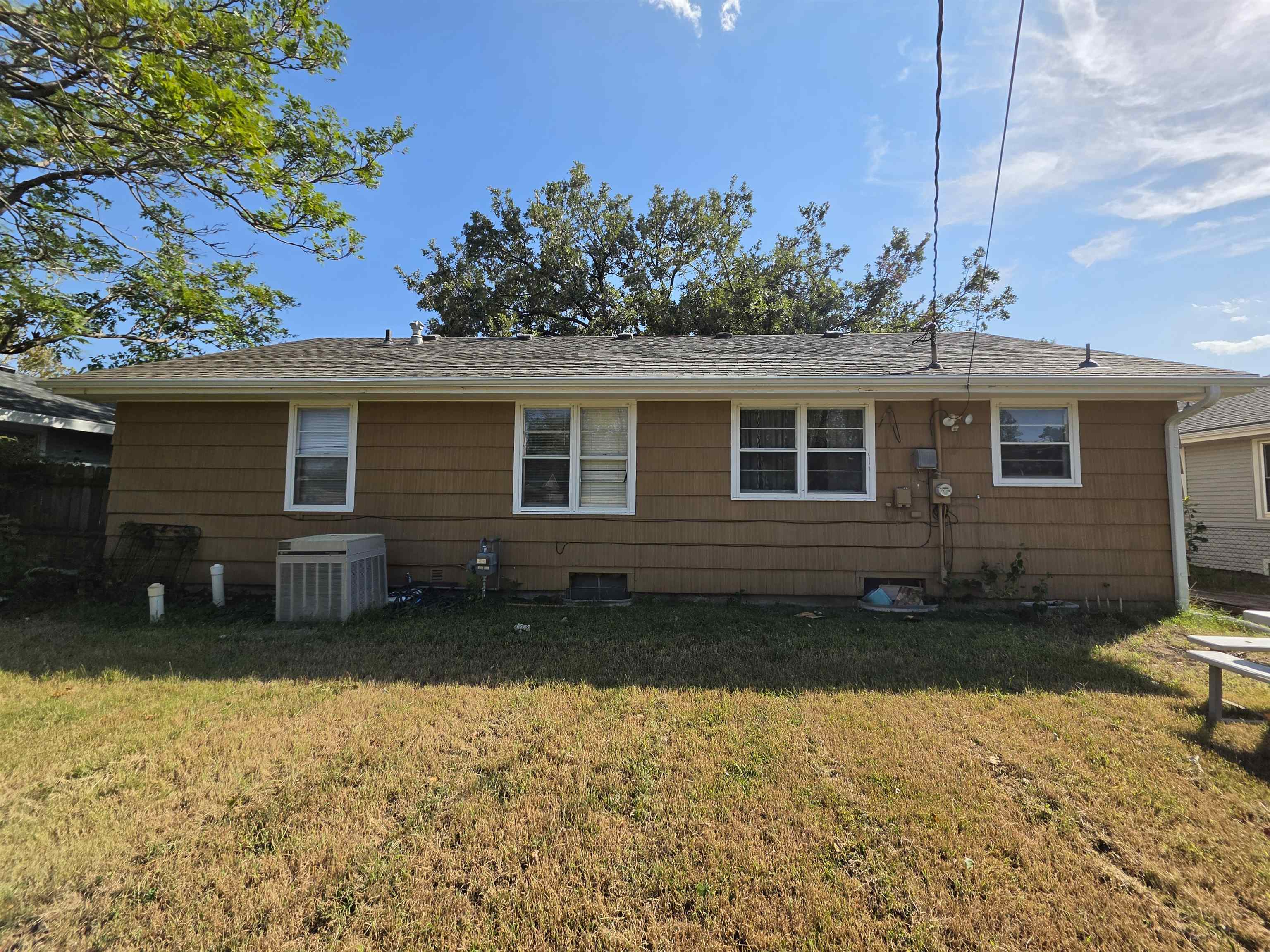 825 E Kirwin Ave Property Photo 18
