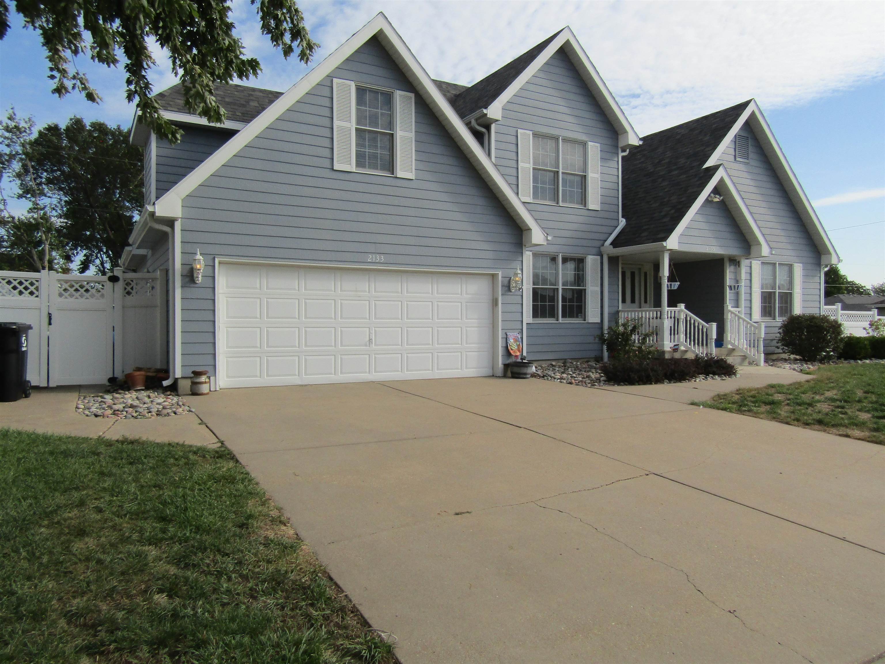 2133 Pheasant Ln. Property Photo 2