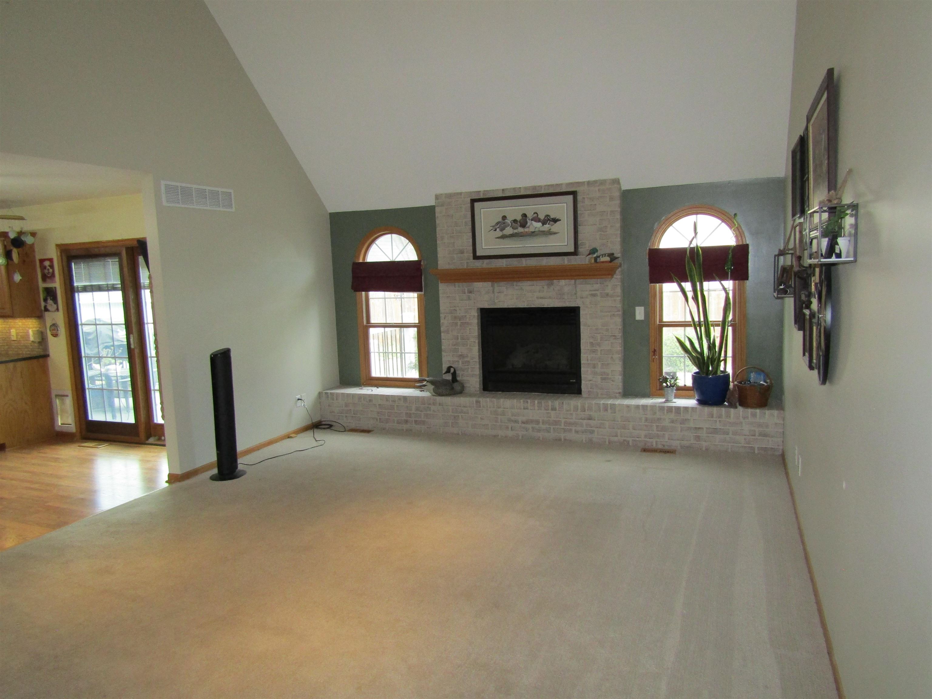2133 Pheasant Ln. Property Photo 10