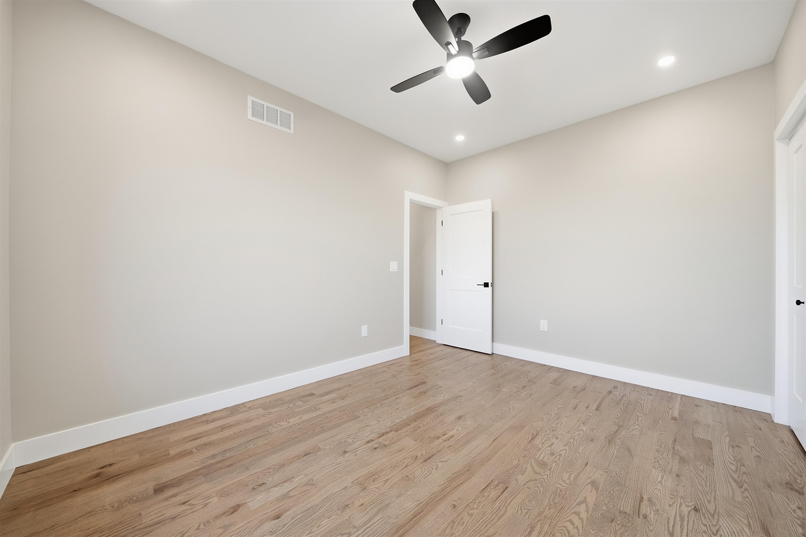 4818 W Calvert St Property Photo 22