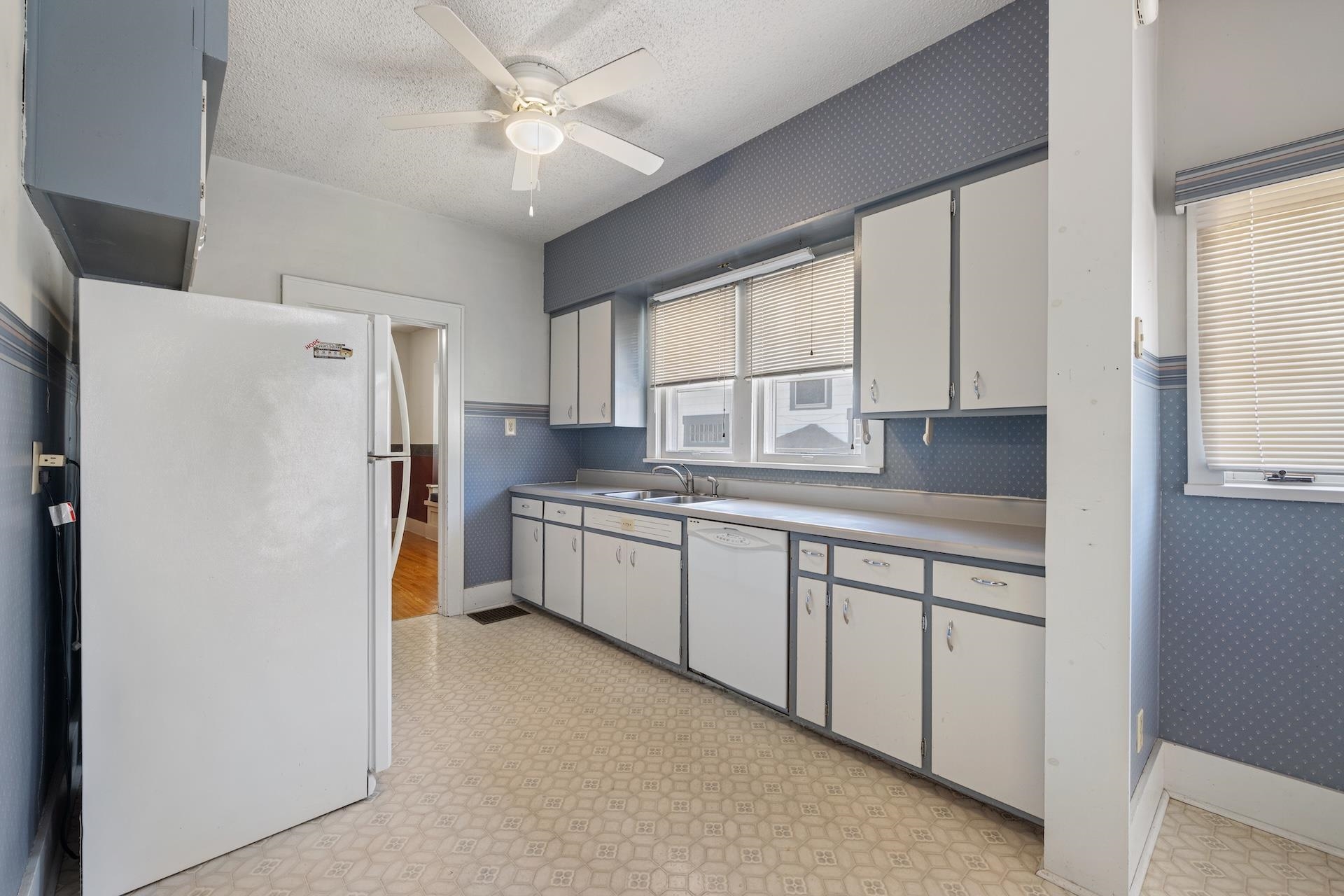345 N Yale St Property Photo 6