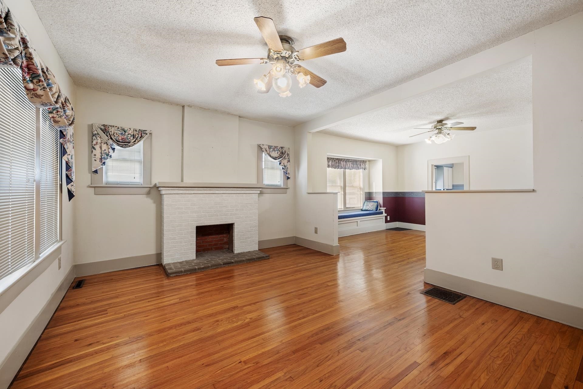 345 N Yale St Property Photo 10
