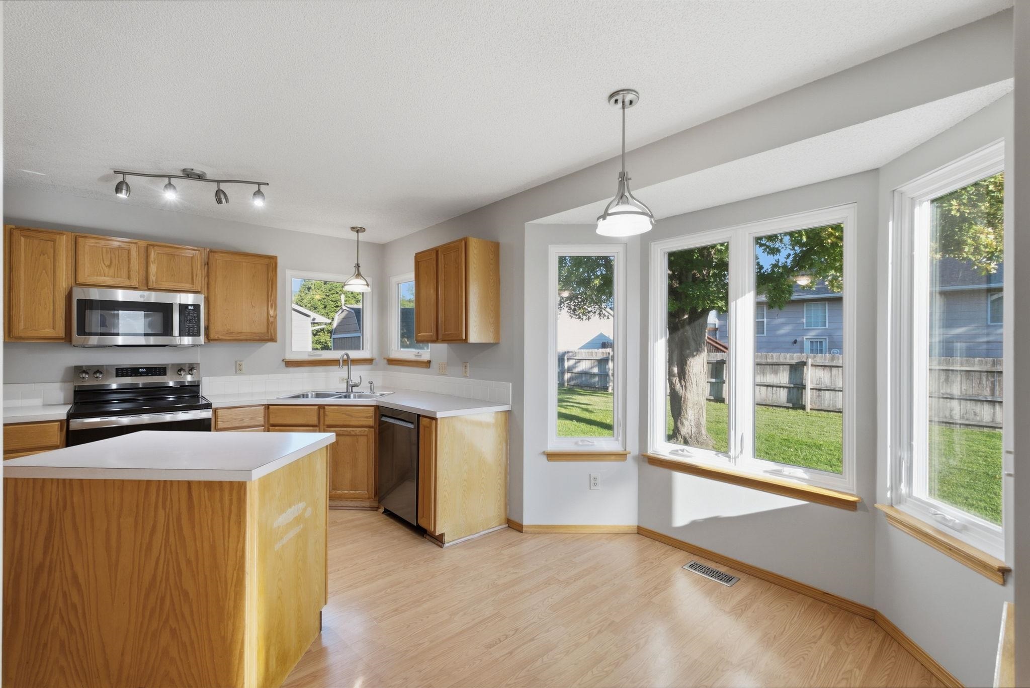 11514 W Westport Property Photo 9