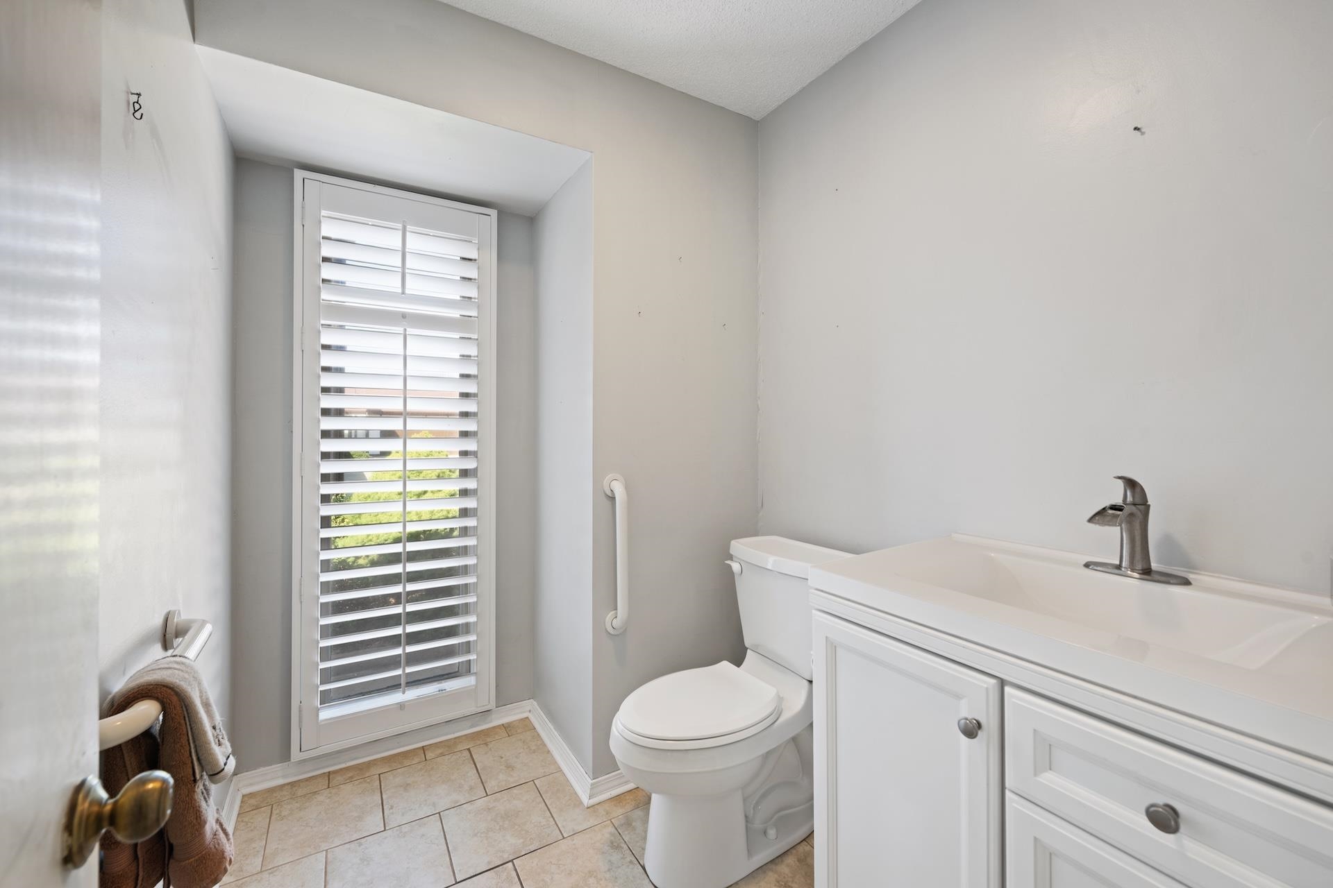 641 N Woodlawn St, Apt 36 Property Photo 15