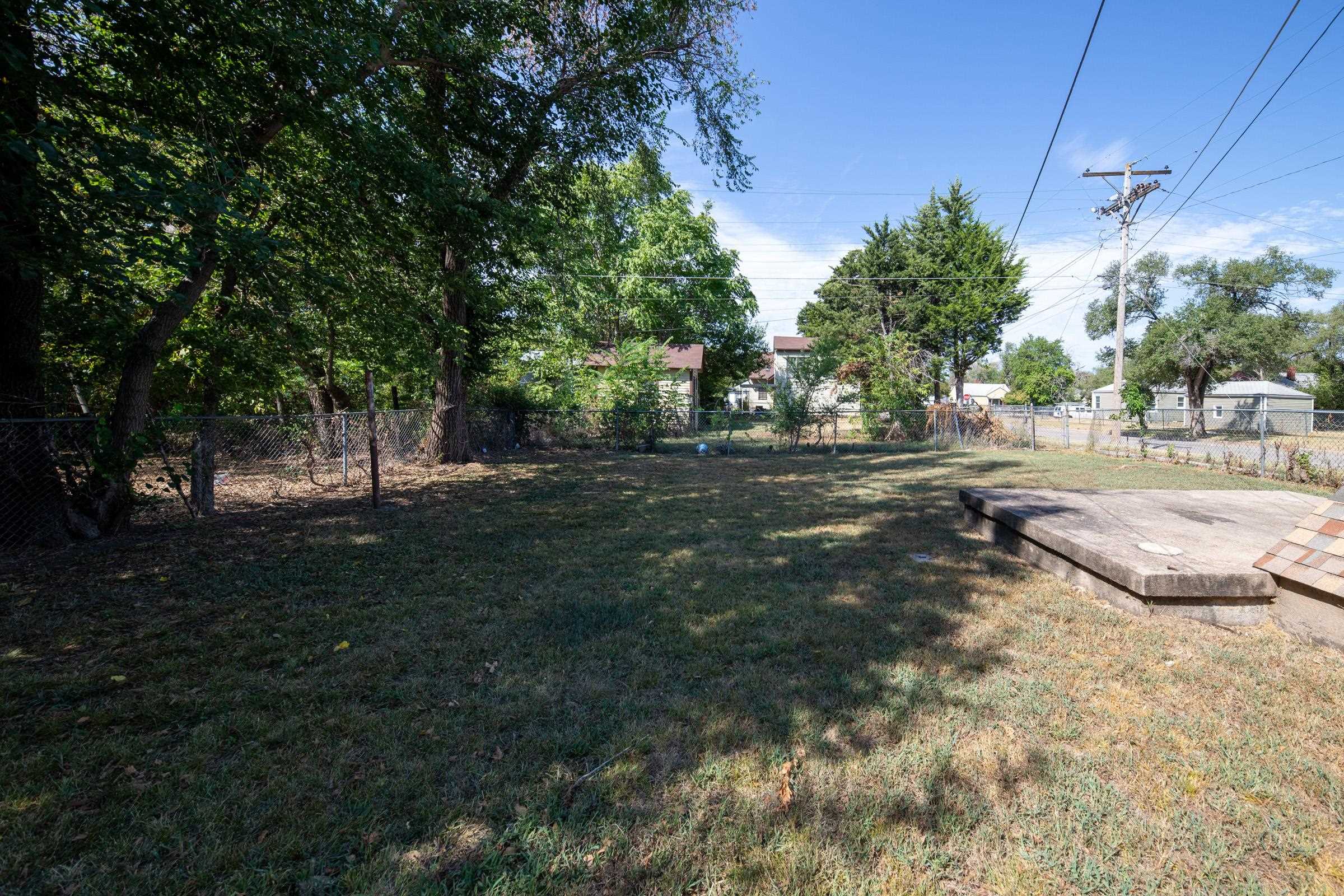 1557 N Chautauqua Ave Property Photo 10