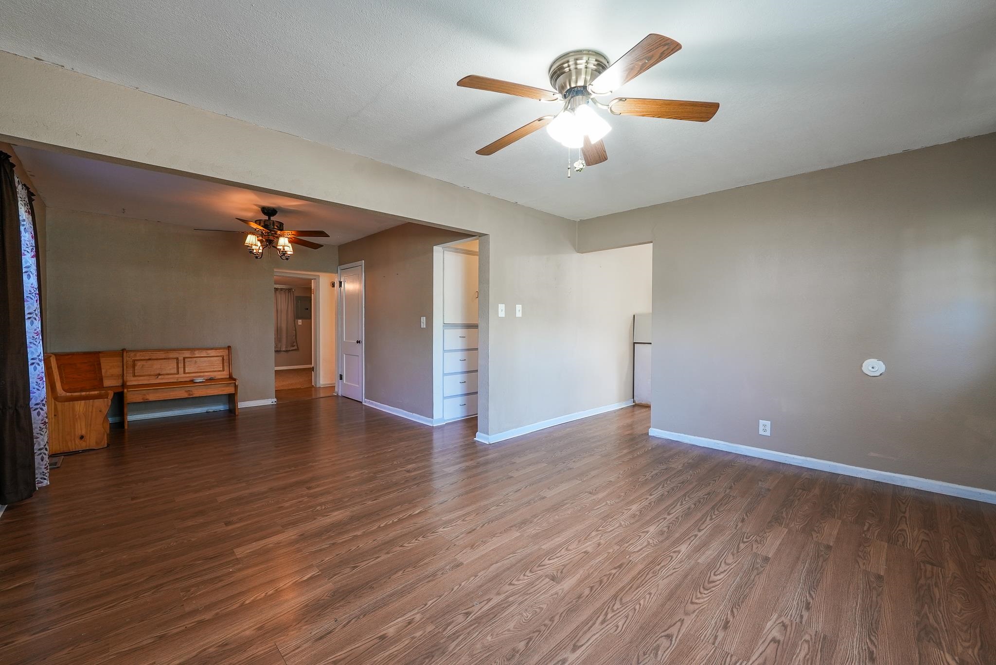 1624 W Webb Ave Property Photo 3